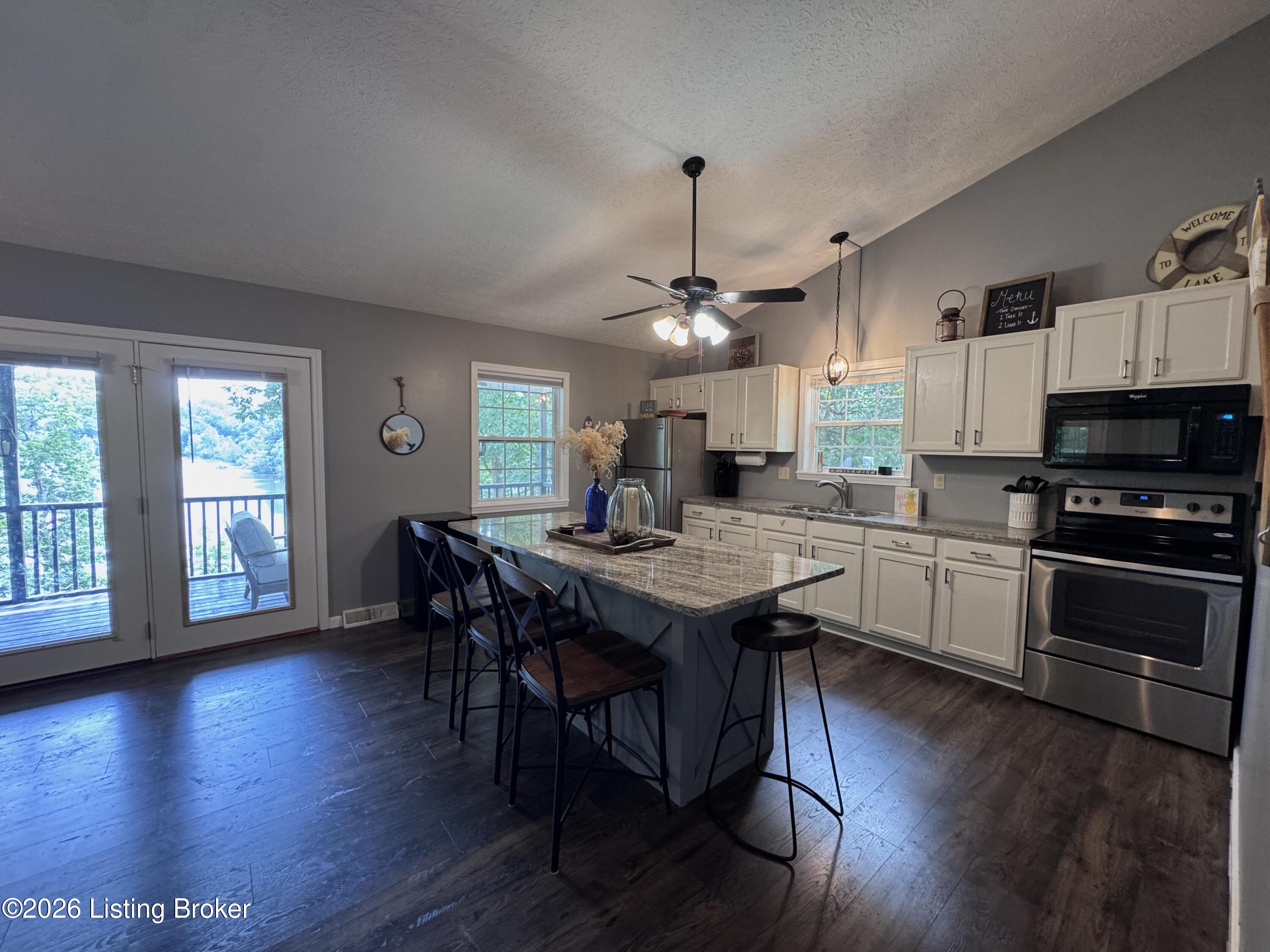 755 Meadow Lake Ln Property Photo 27