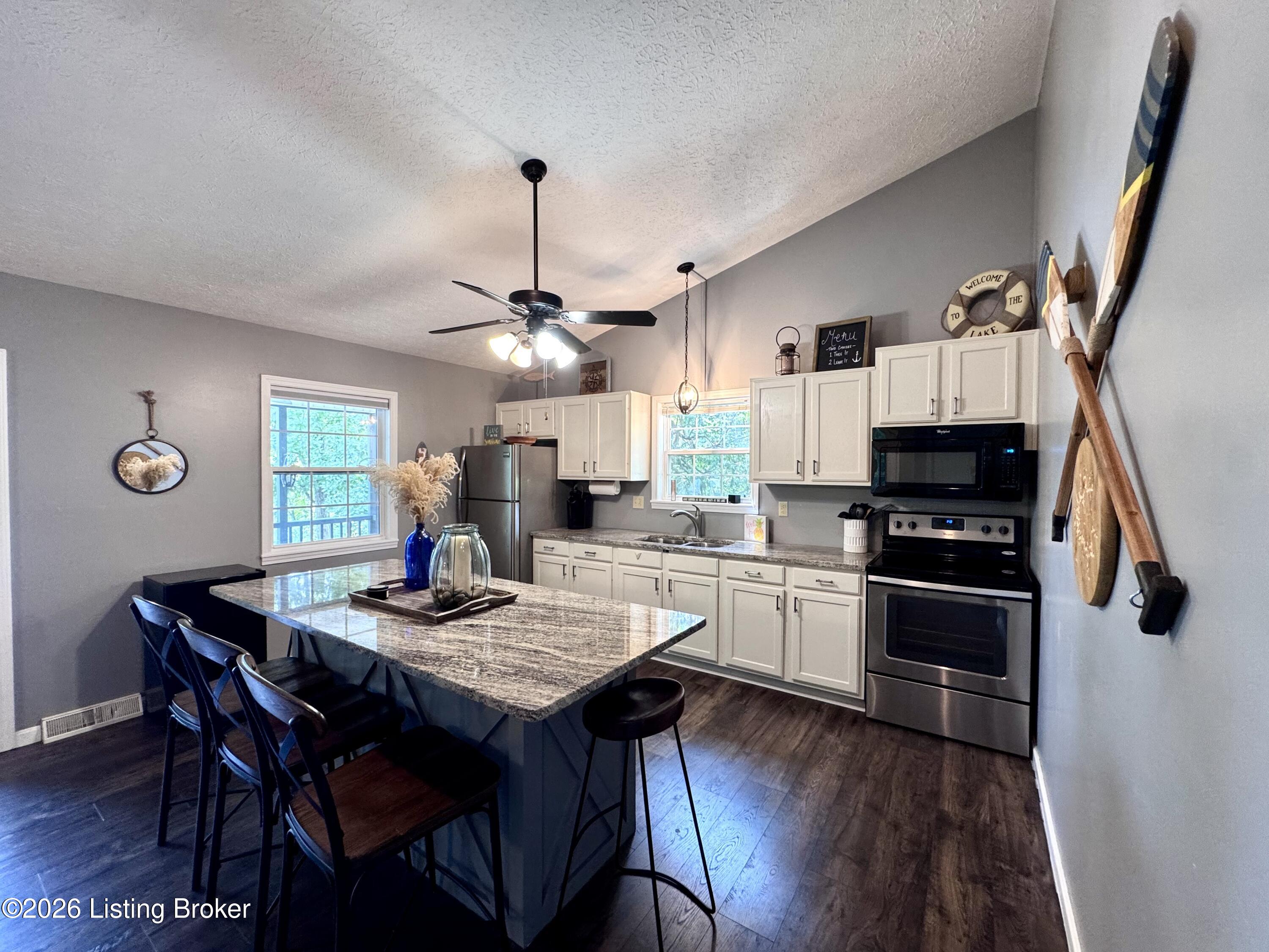 755 Meadow Lake Ln Property Photo 28