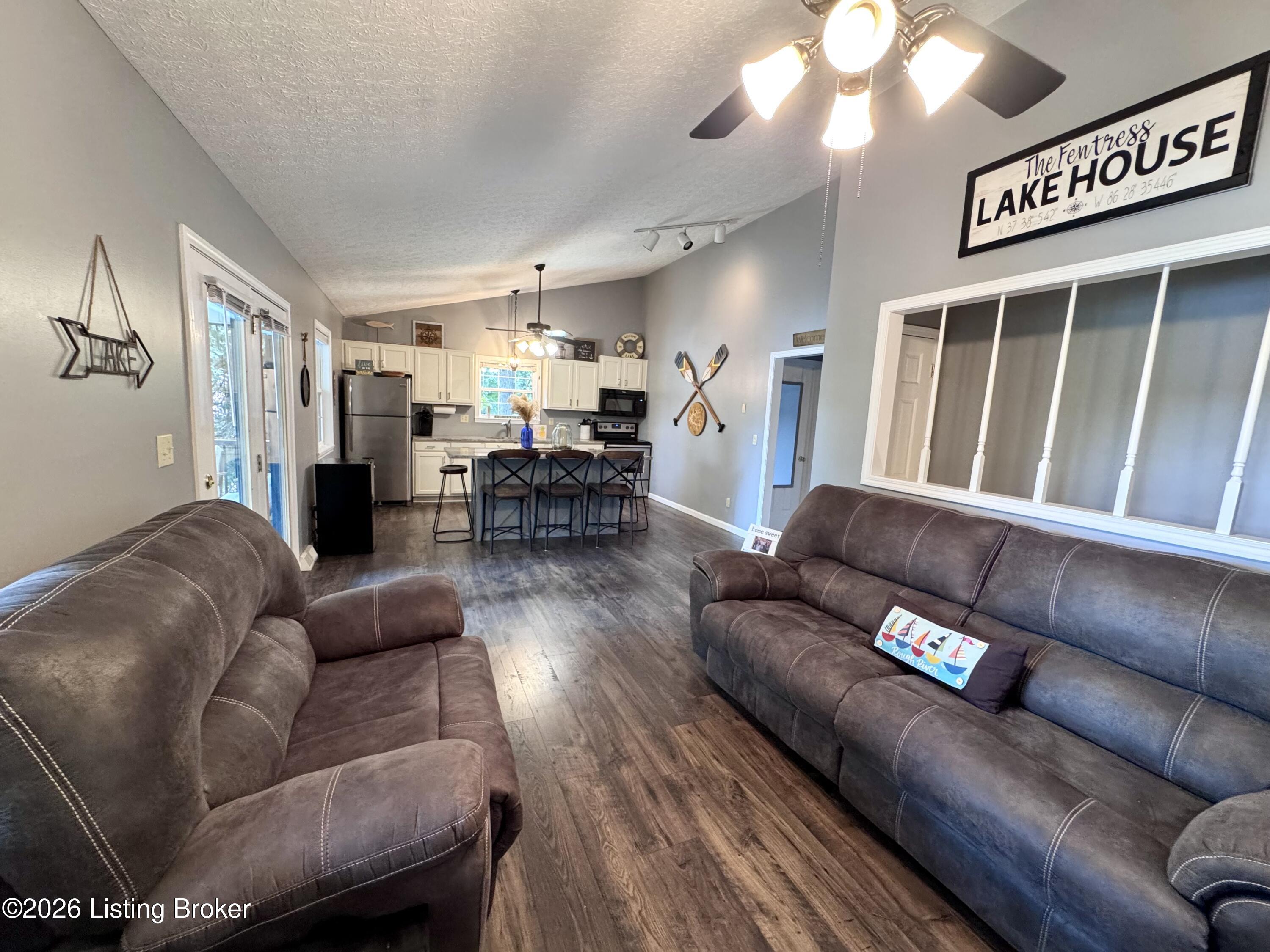 755 Meadow Lake Ln Property Photo 32