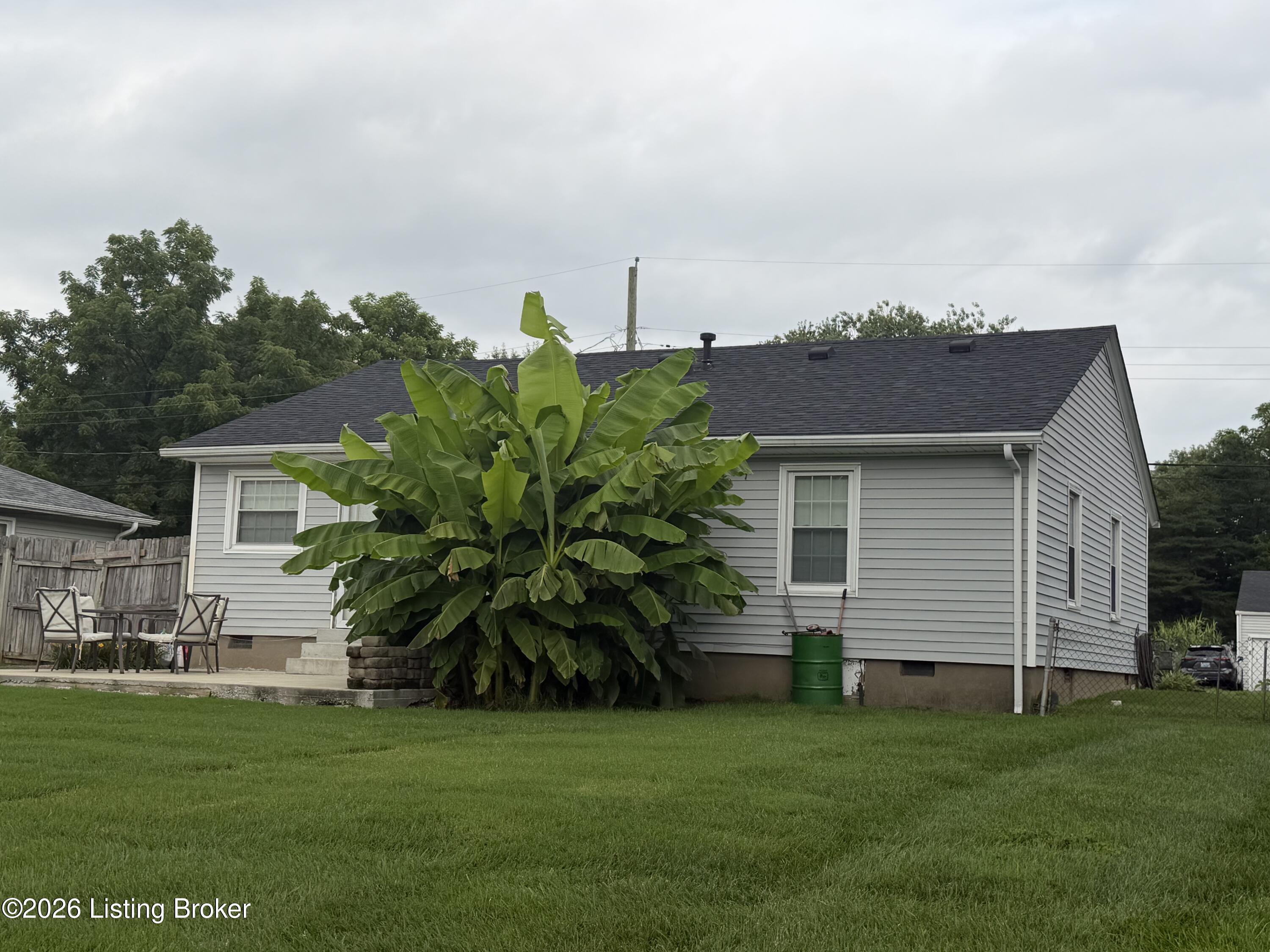 10306 Grafton Hall Rd Property Photo 3