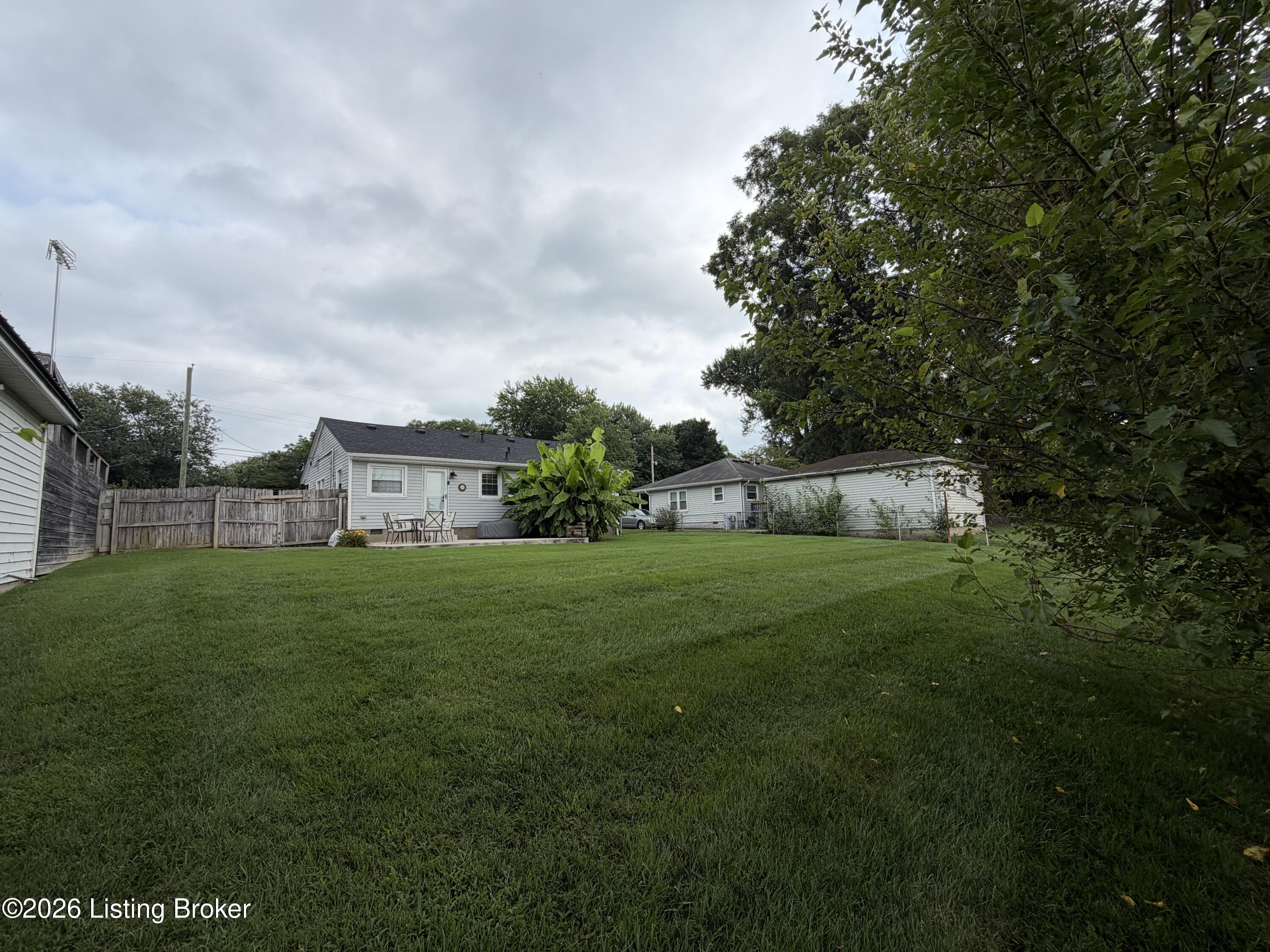 10306 Grafton Hall Rd Property Photo 4