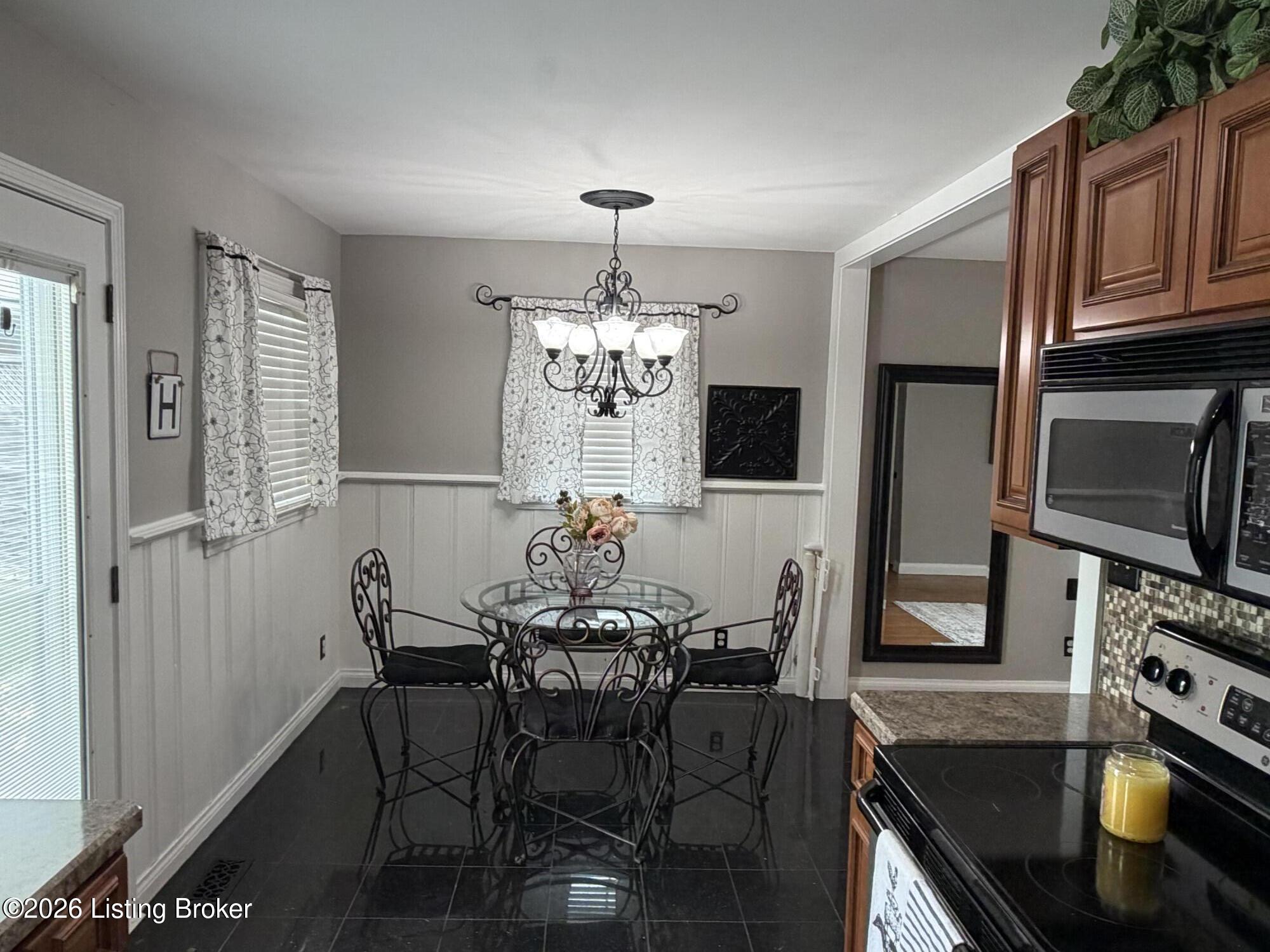 10306 Grafton Hall Rd Property Photo 25