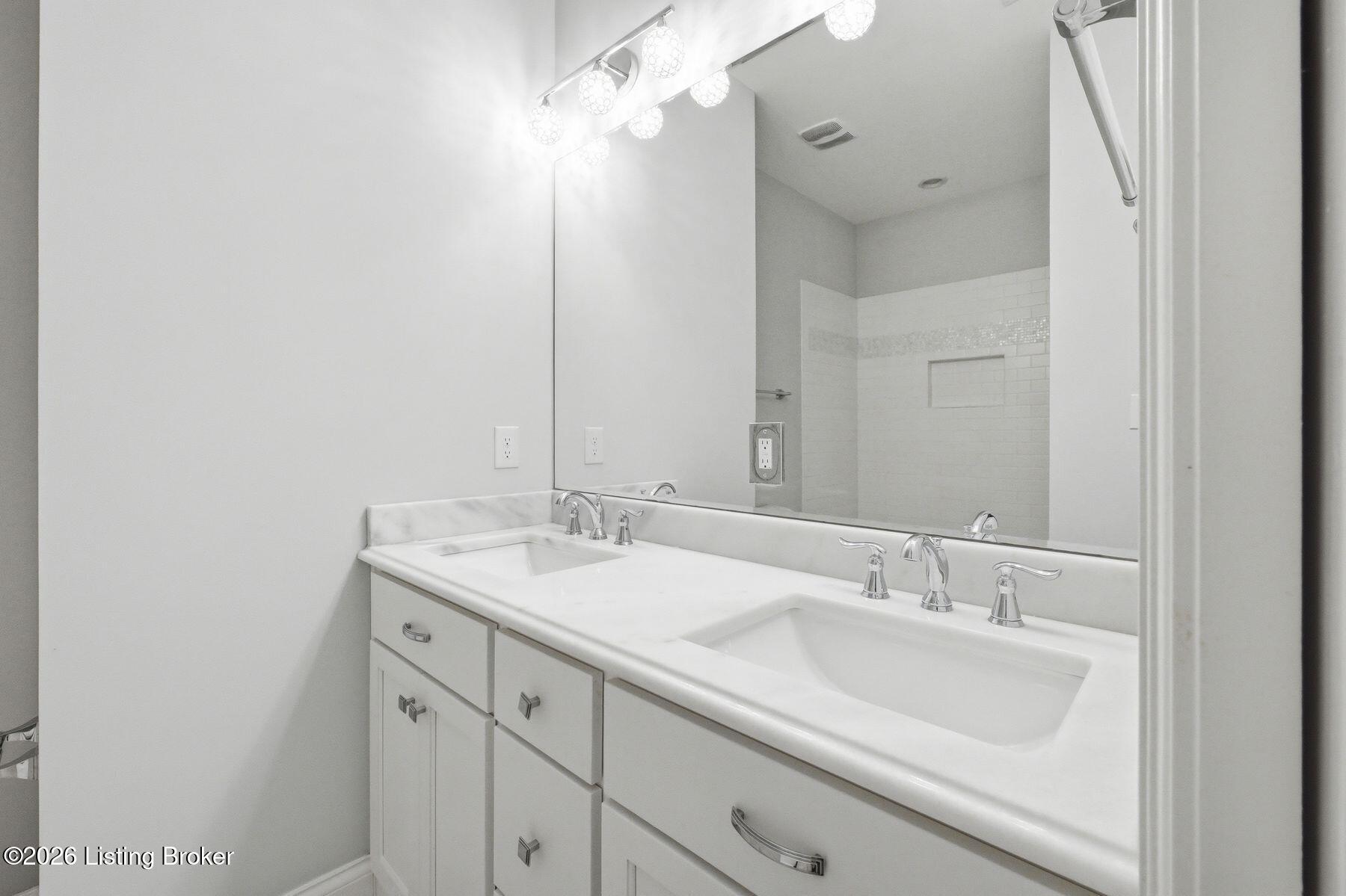 6300 Mistflower Cir Property Photo 32