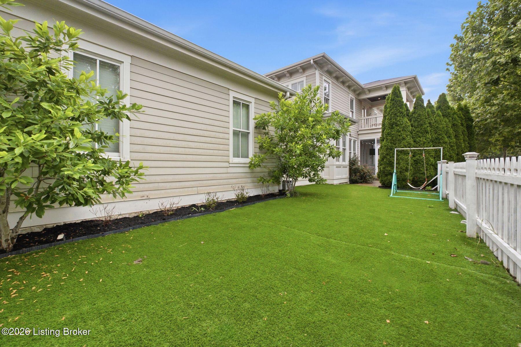 6300 Mistflower Cir Property Photo 45