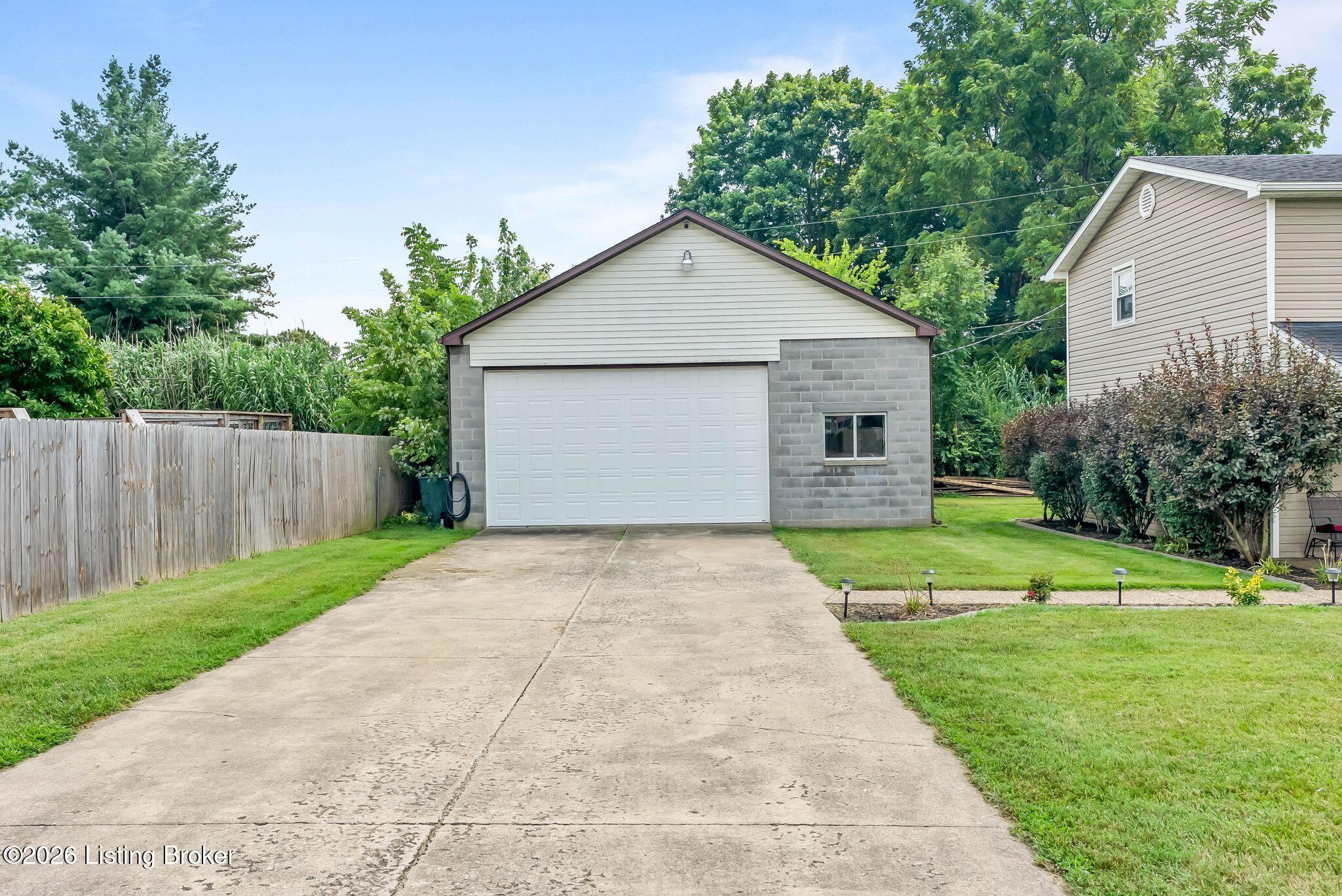 167 Rodgers Rd Property Photo 8