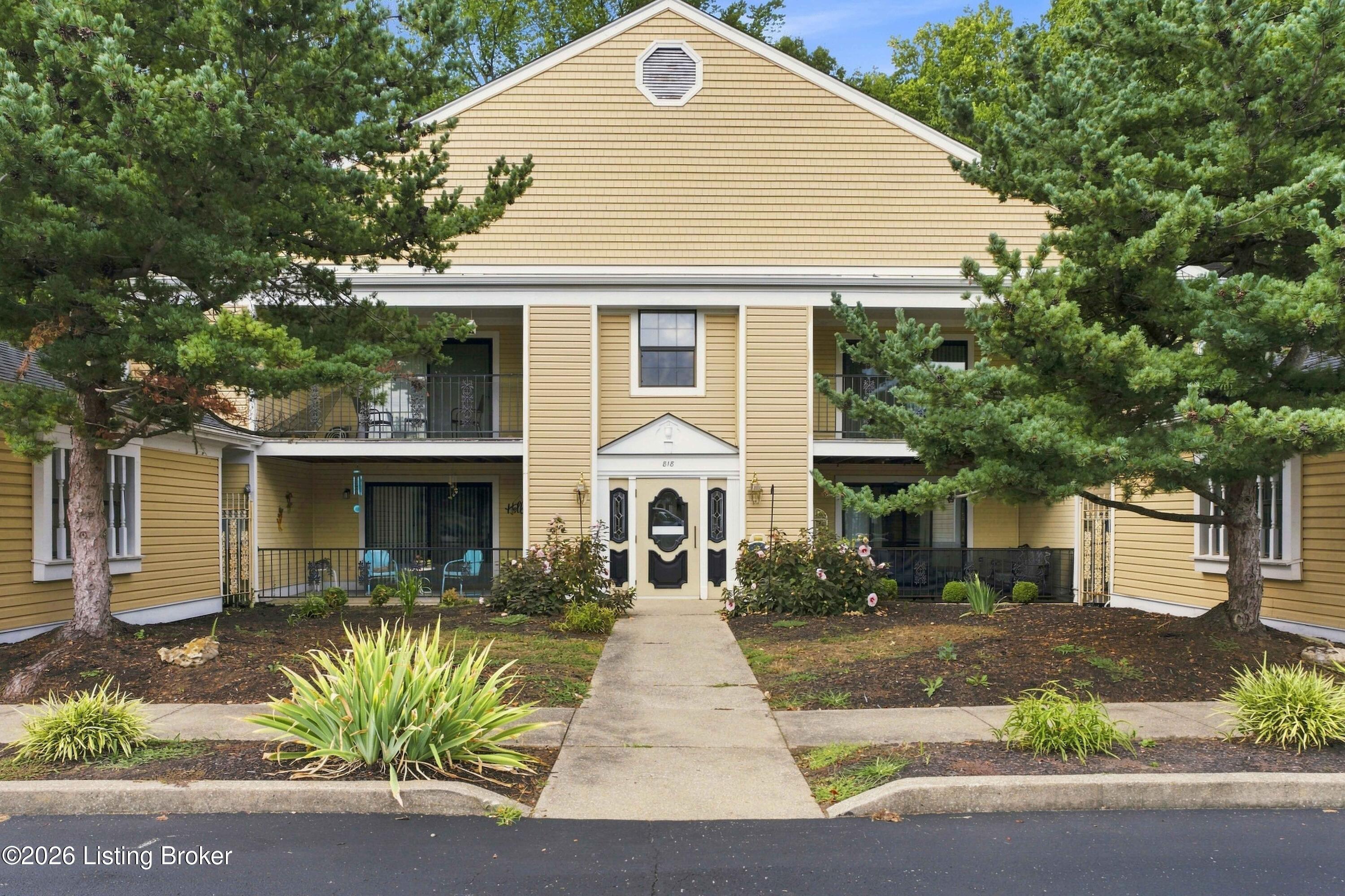 818 Washburn Ave 6