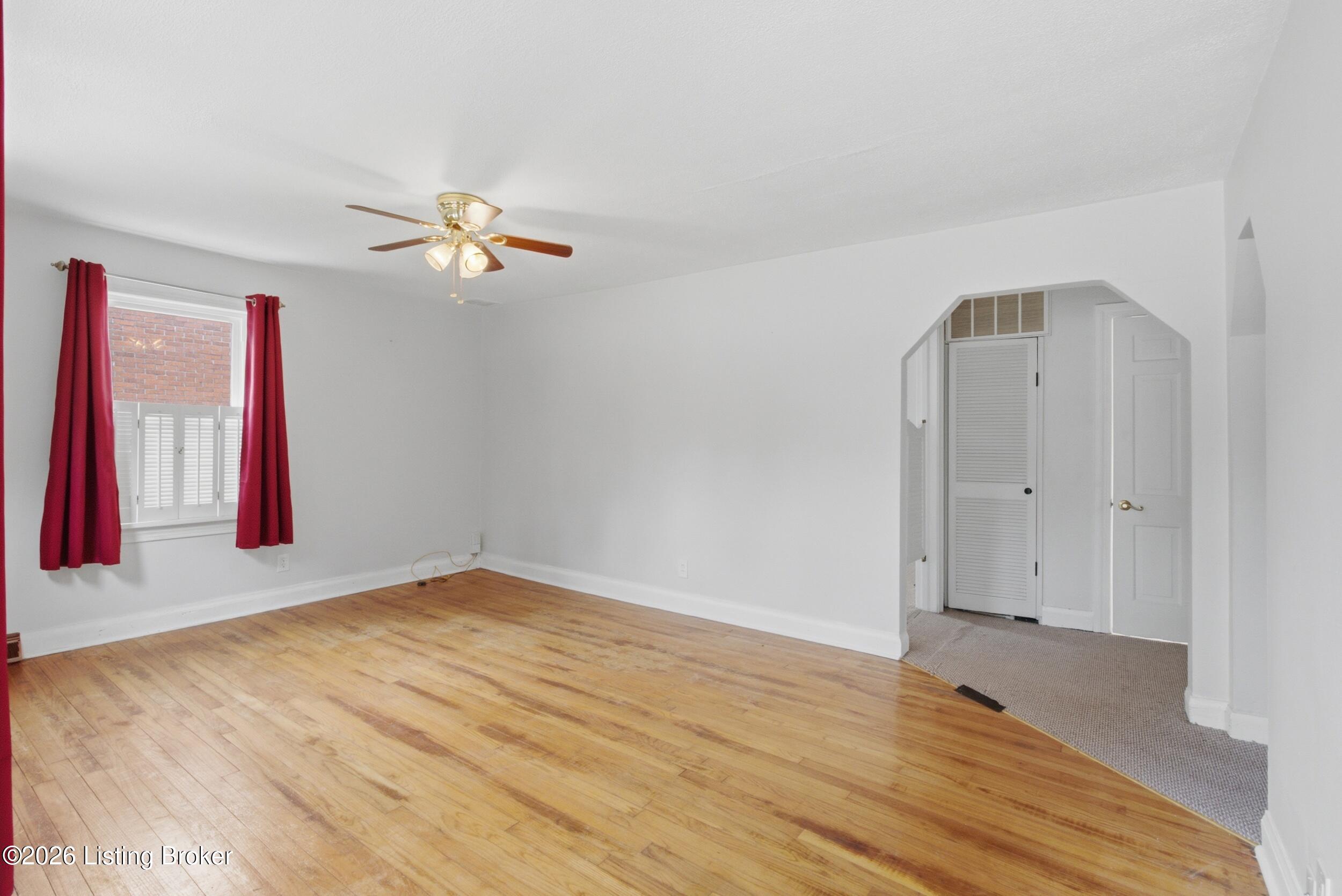 2610 Franklin Ave Property Photo 5
