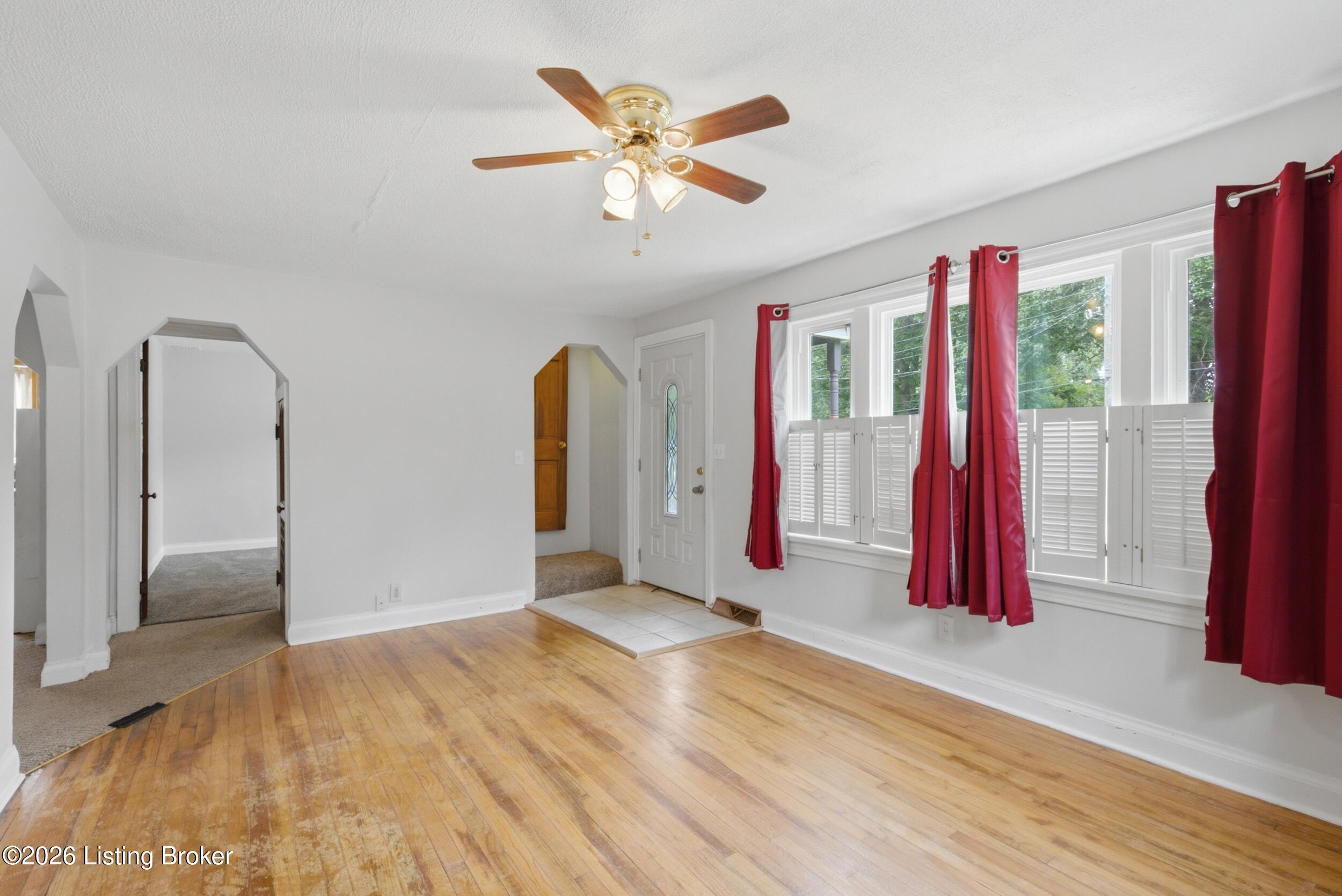 2610 Franklin Ave Property Photo 6
