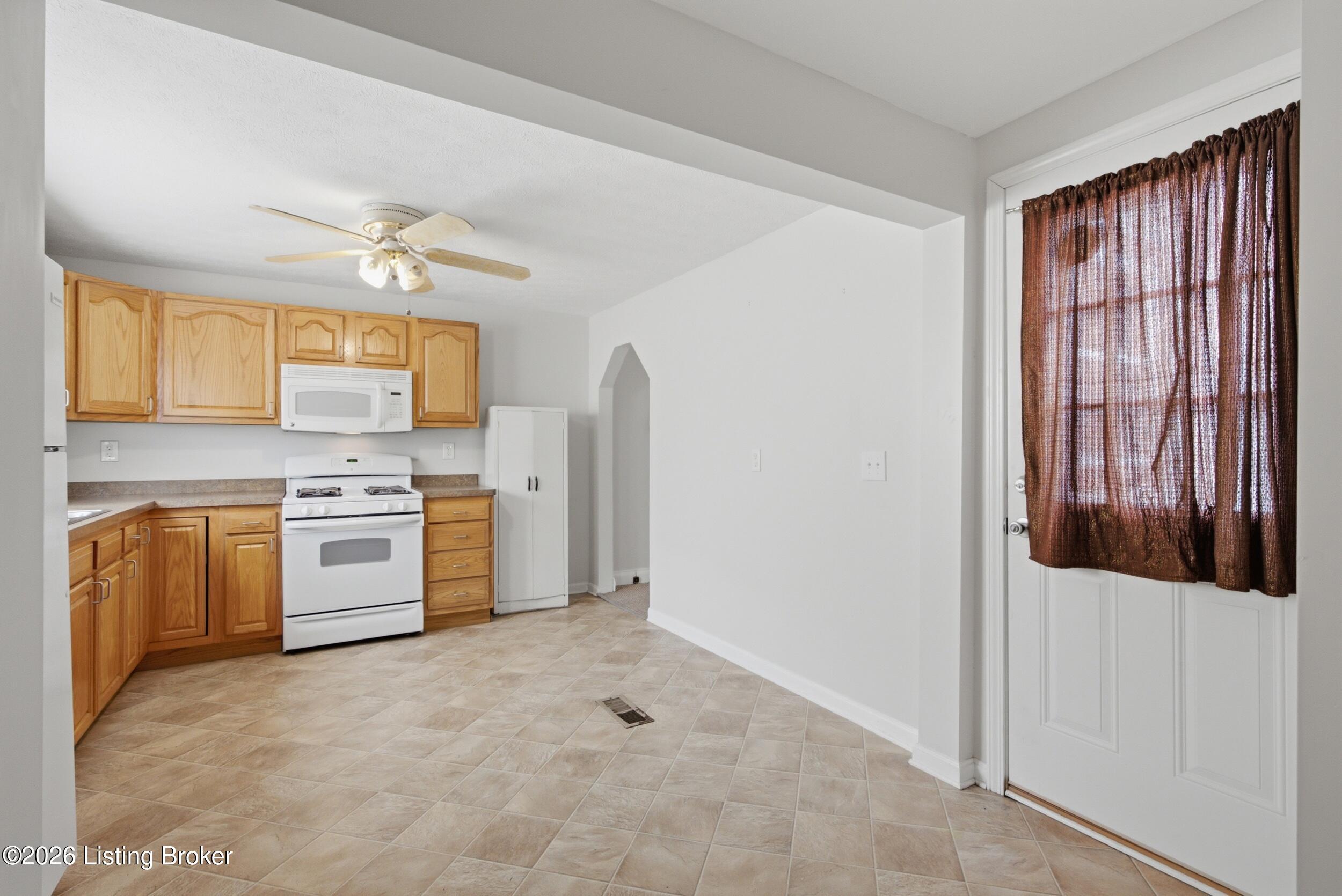 2610 Franklin Ave Property Photo 10