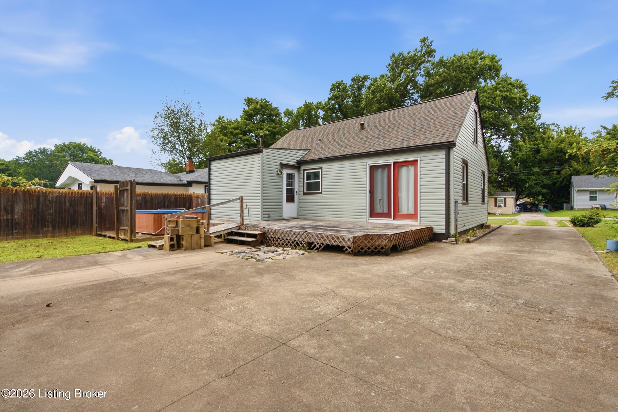 2610 Franklin Ave Property Photo 30