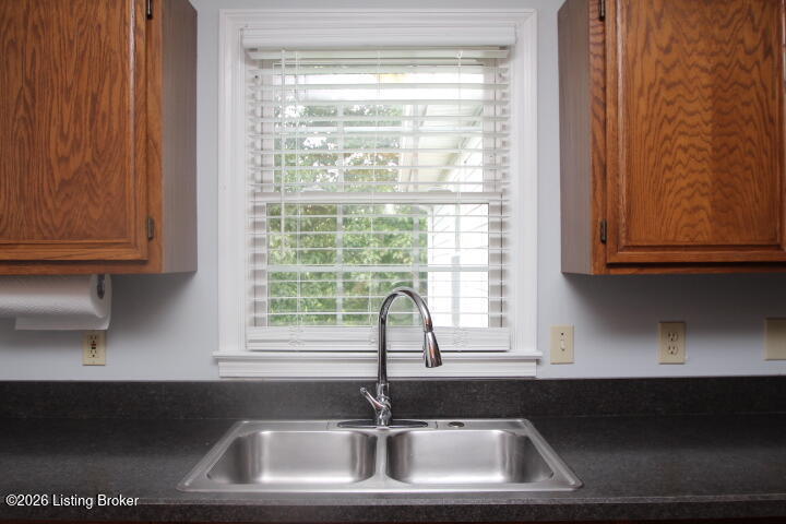 1037 David Dr Property Photo 13