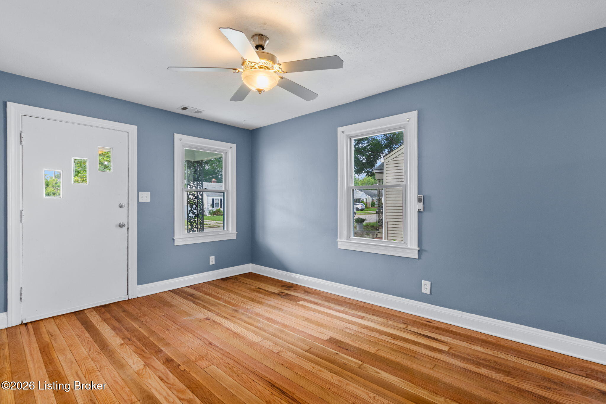 1028 Camden Ave Property Photo 6
