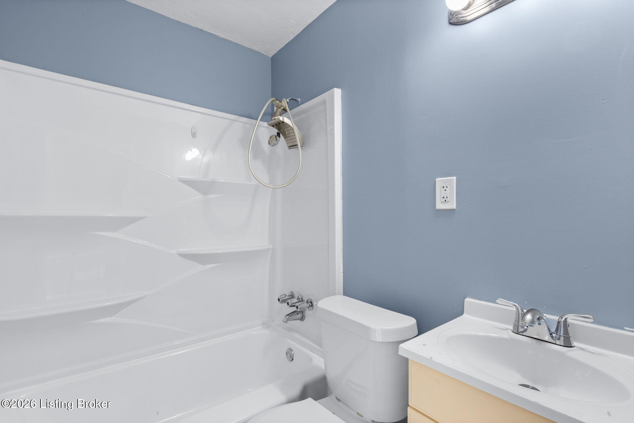 1028 Camden Ave Property Photo 11