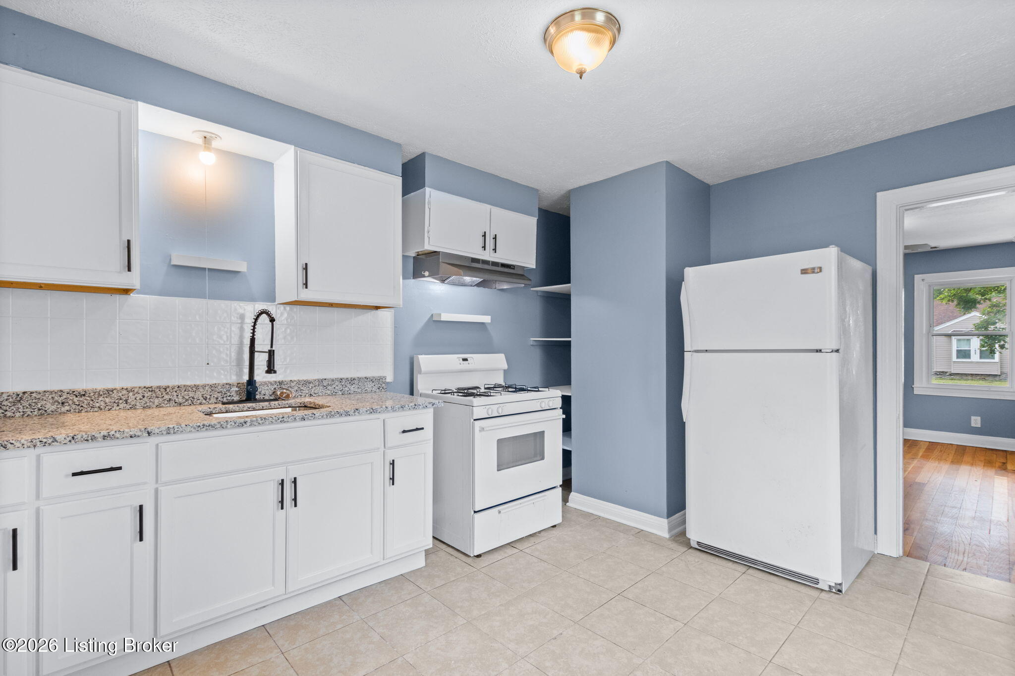 1028 Camden Ave Property Photo 16