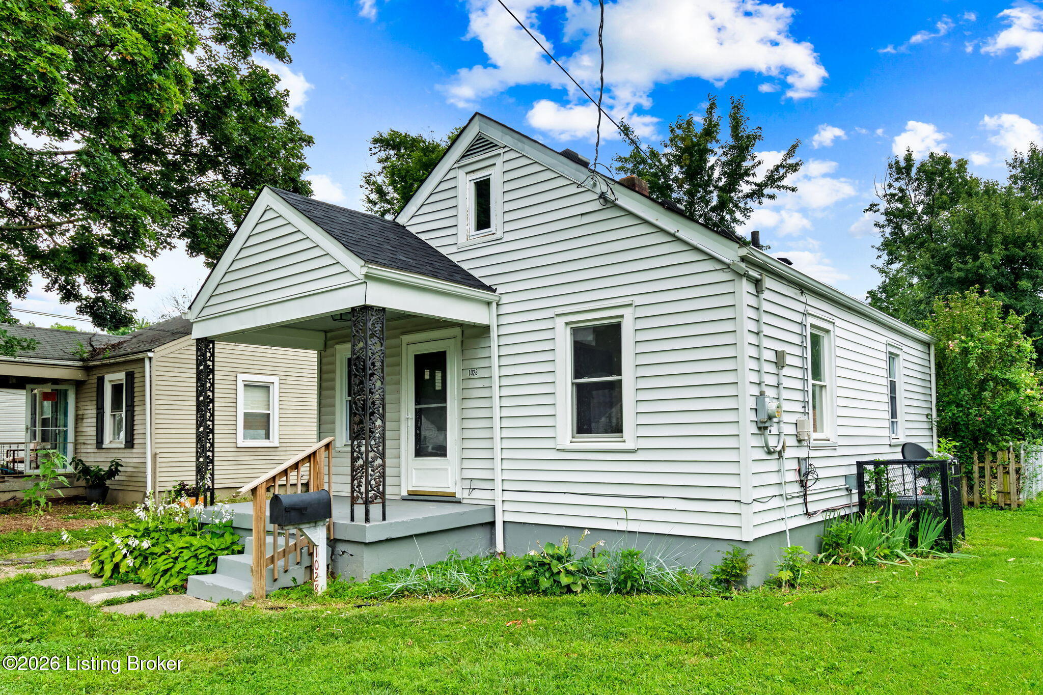 1028 Camden Ave Property Photo 18