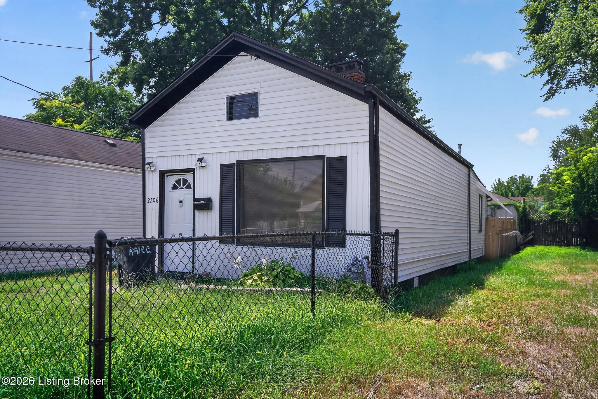 2206 Saint Xavier St Property Photo 3