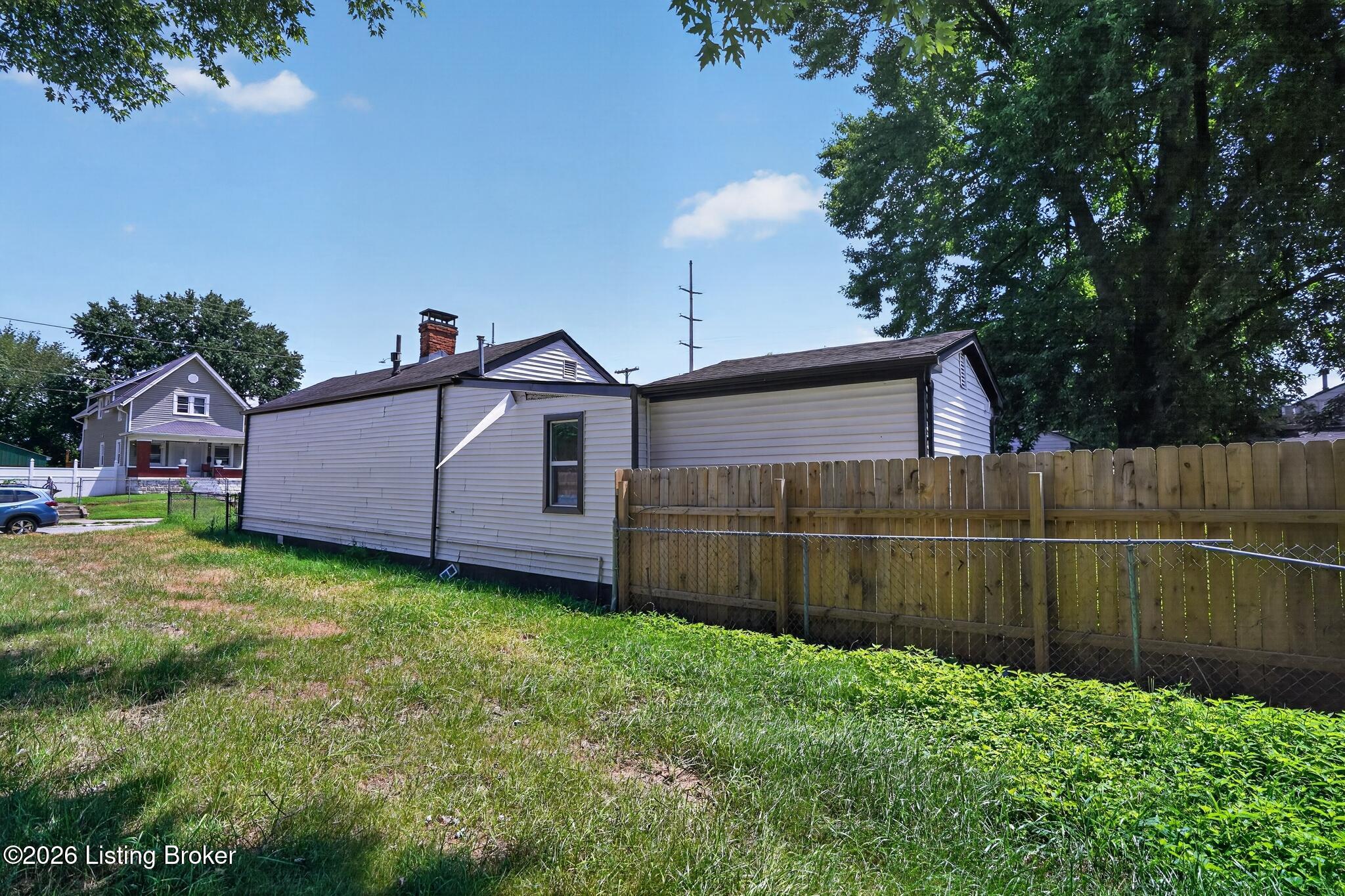 2206 Saint Xavier St Property Photo 8