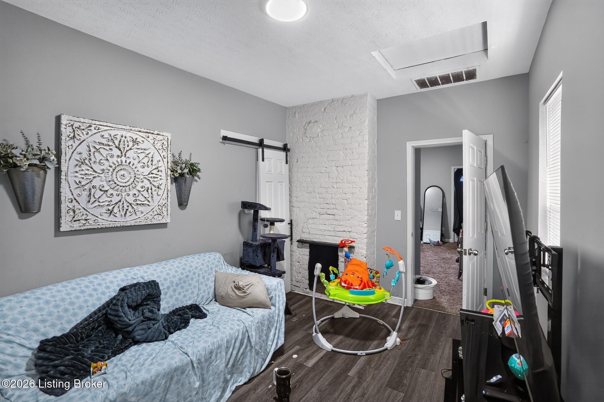 2206 Saint Xavier St Property Photo 10