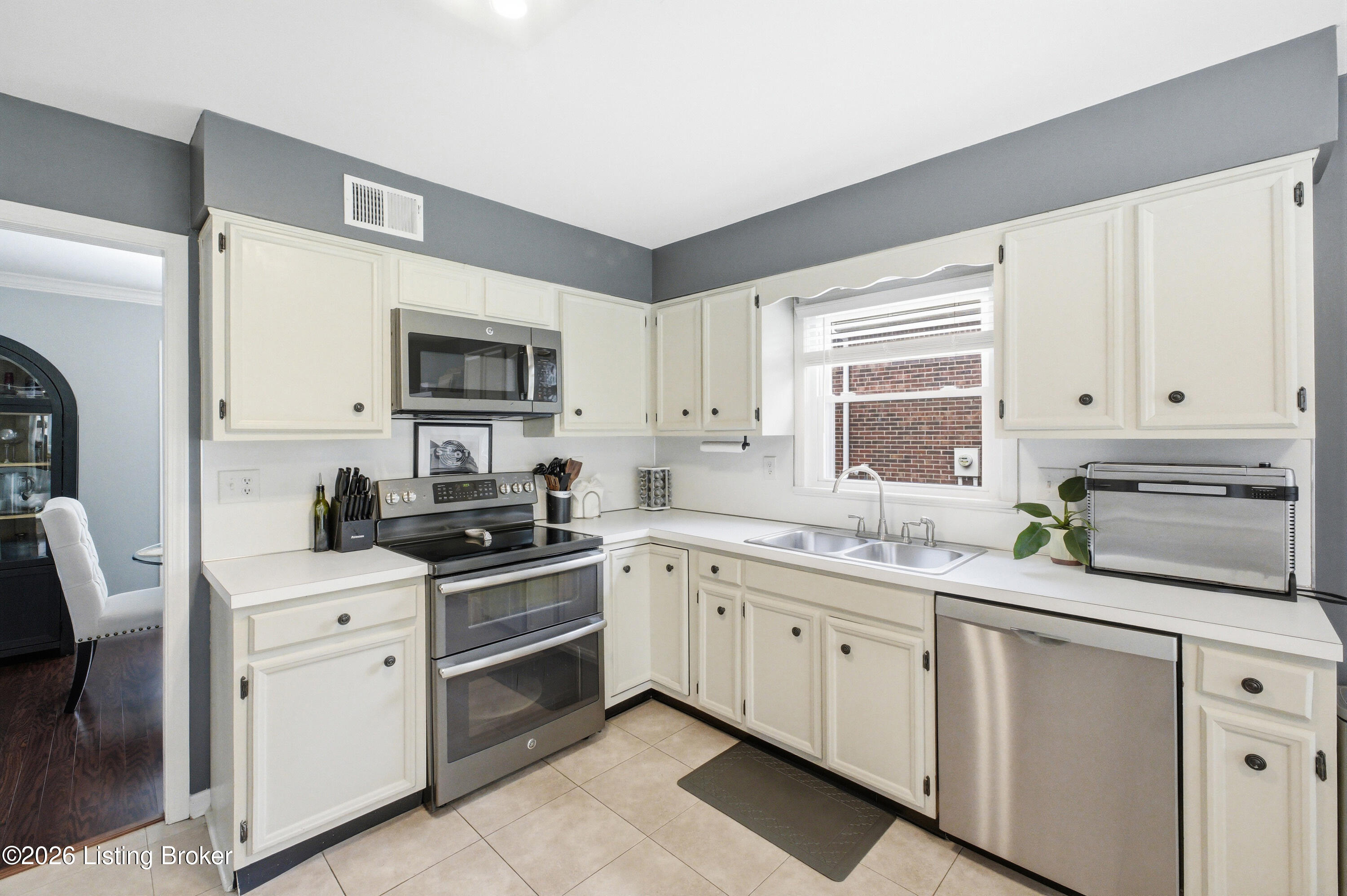 213 Club Oak Ct Property Photo 13