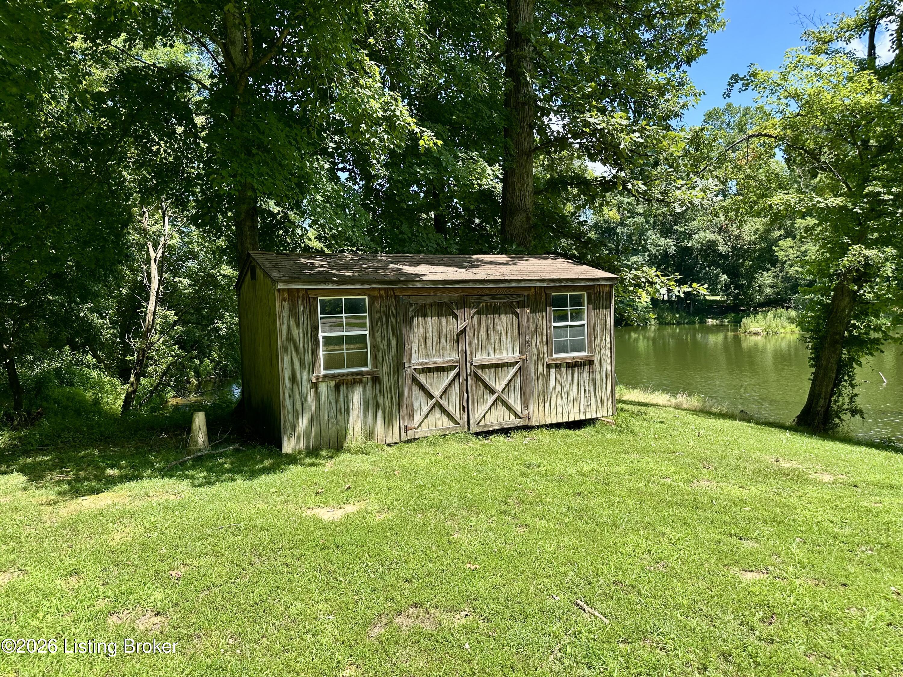 450 Springport Dr Property Photo 9