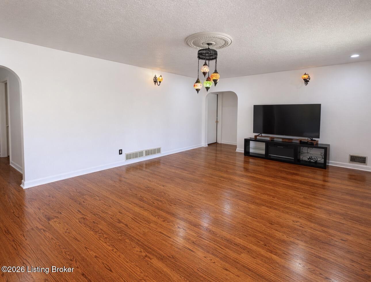 6806 Mariposa Dr Property Photo 4