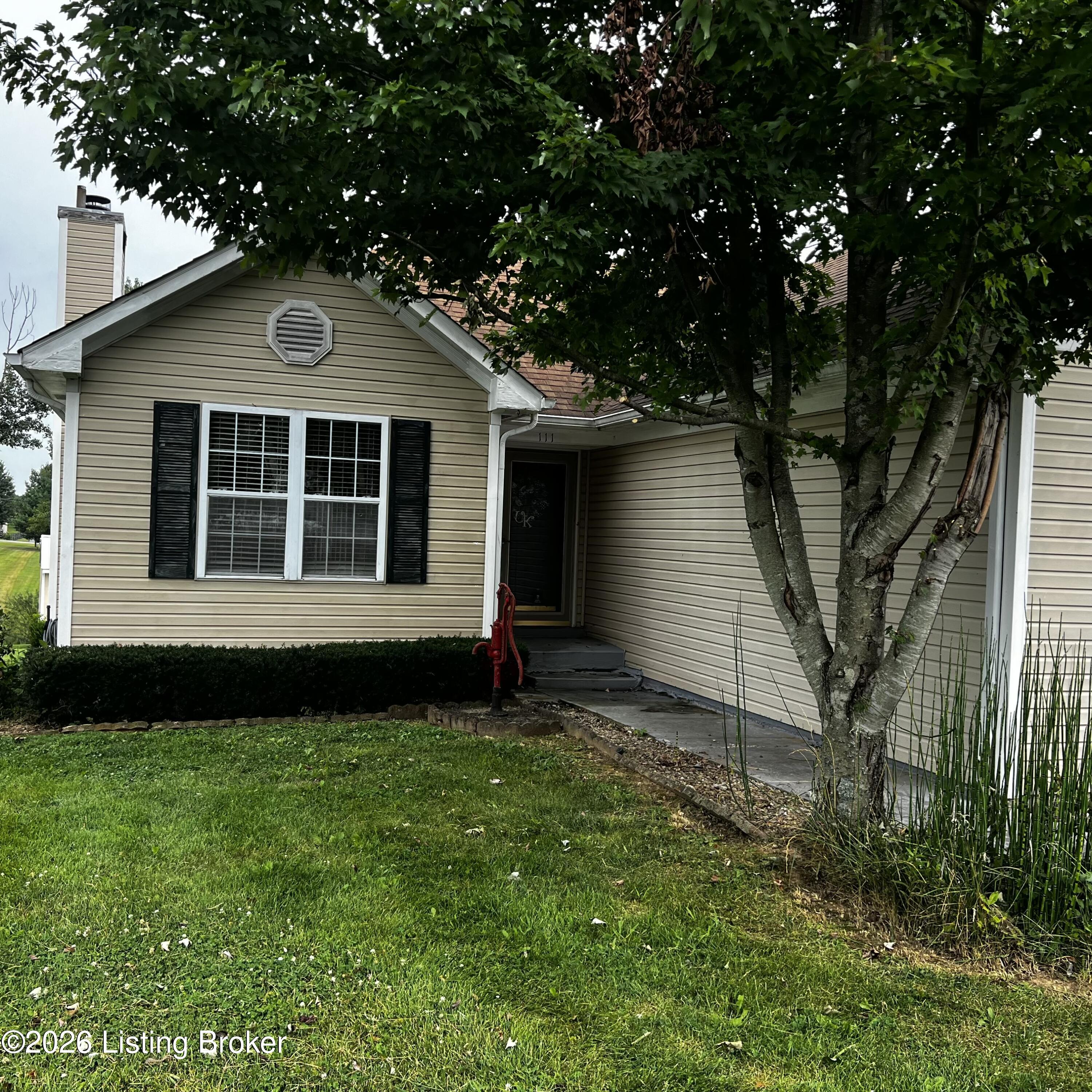 111 Springhill Ln Property Photo 2
