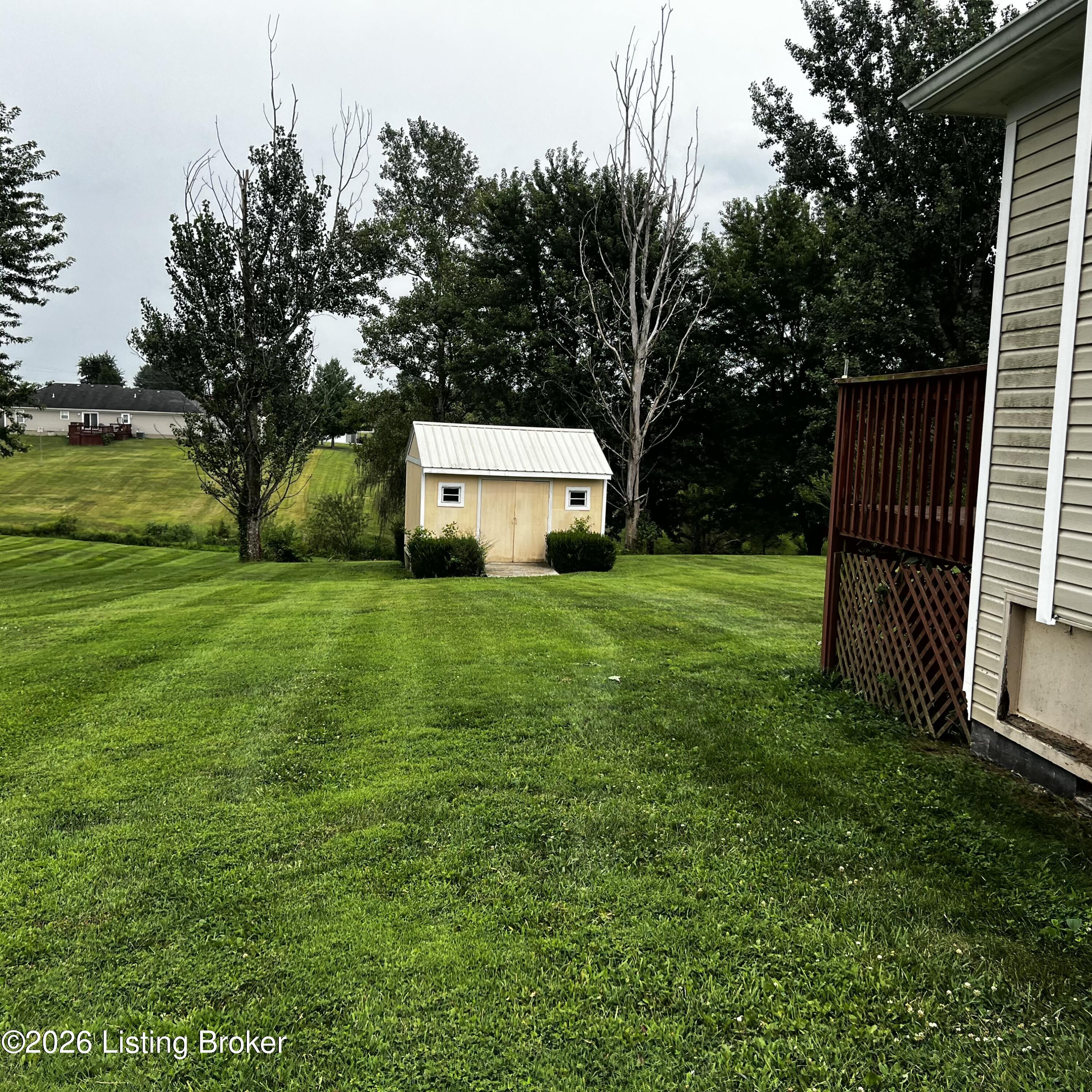 111 Springhill Ln Property Photo 8