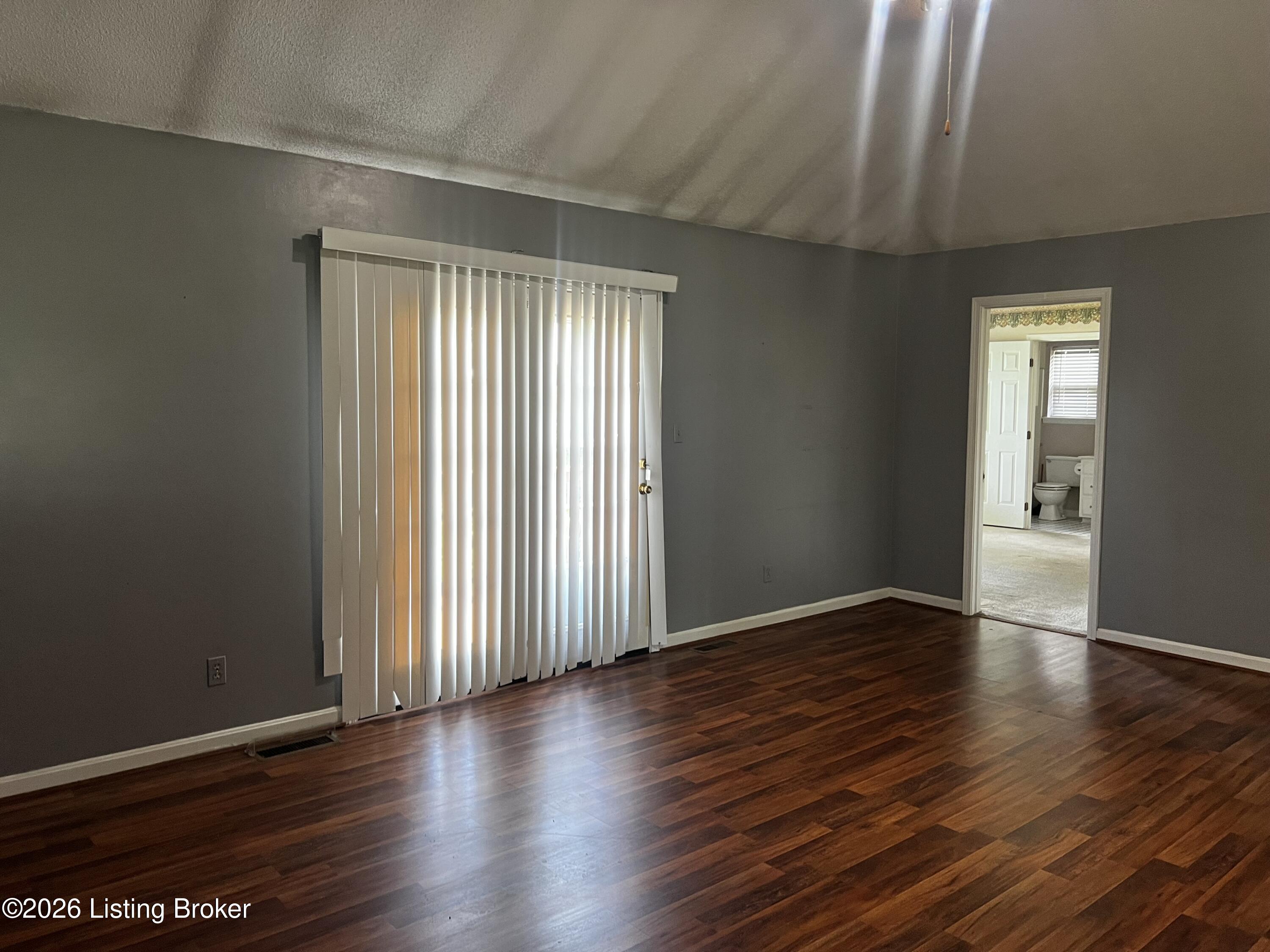 111 Springhill Ln Property Photo 17