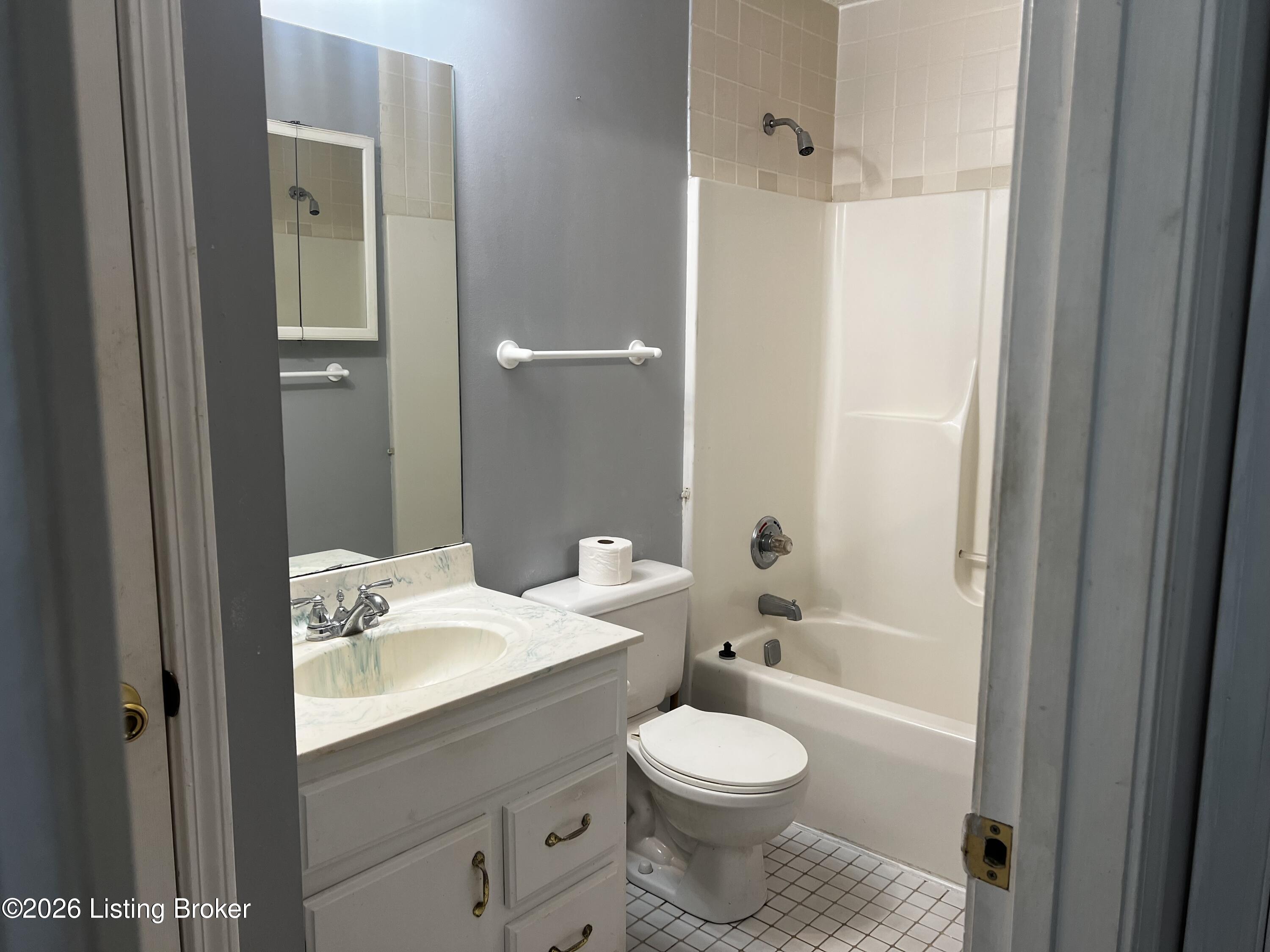 111 Springhill Ln Property Photo 27