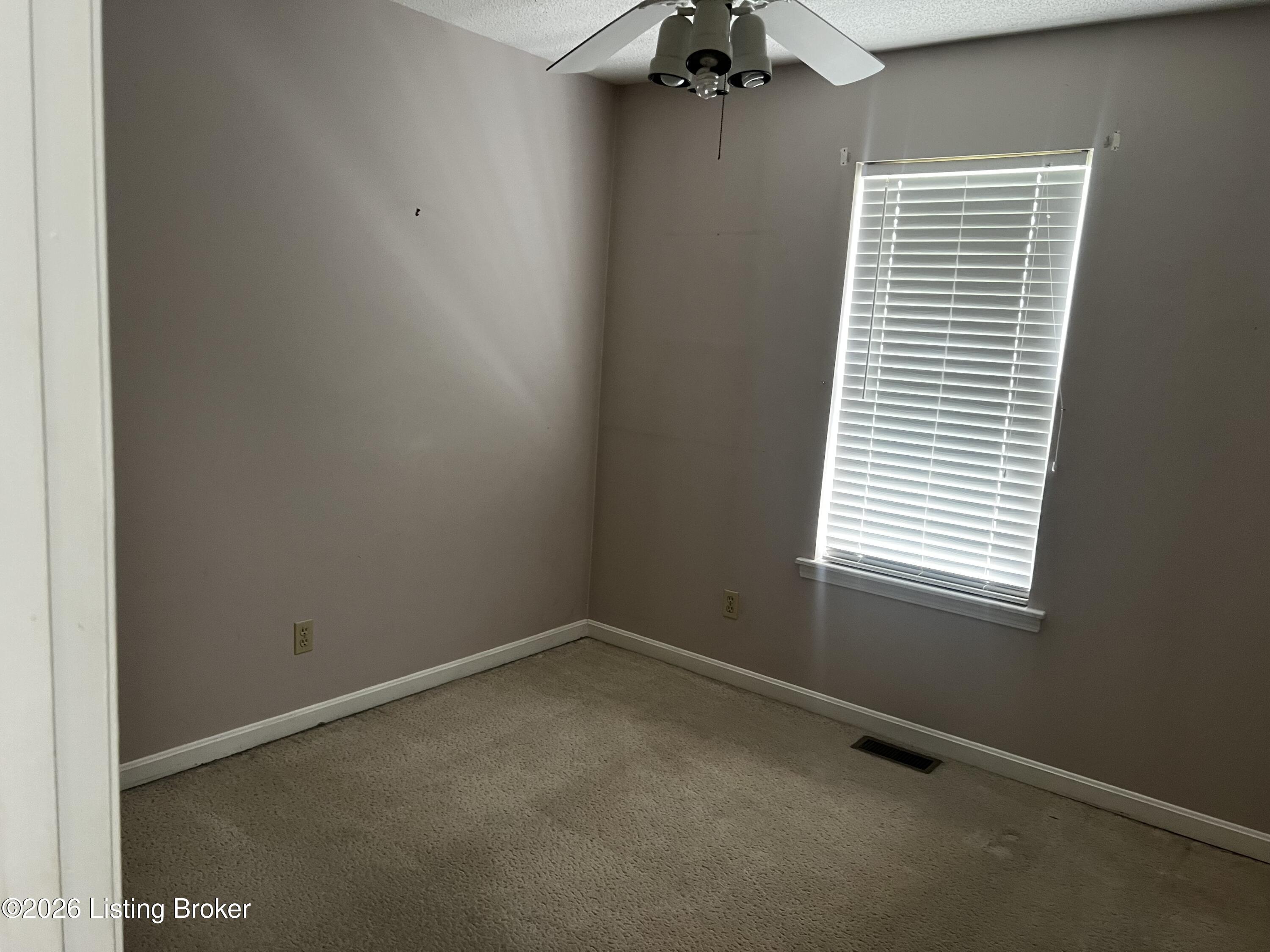 111 Springhill Ln Property Photo 28
