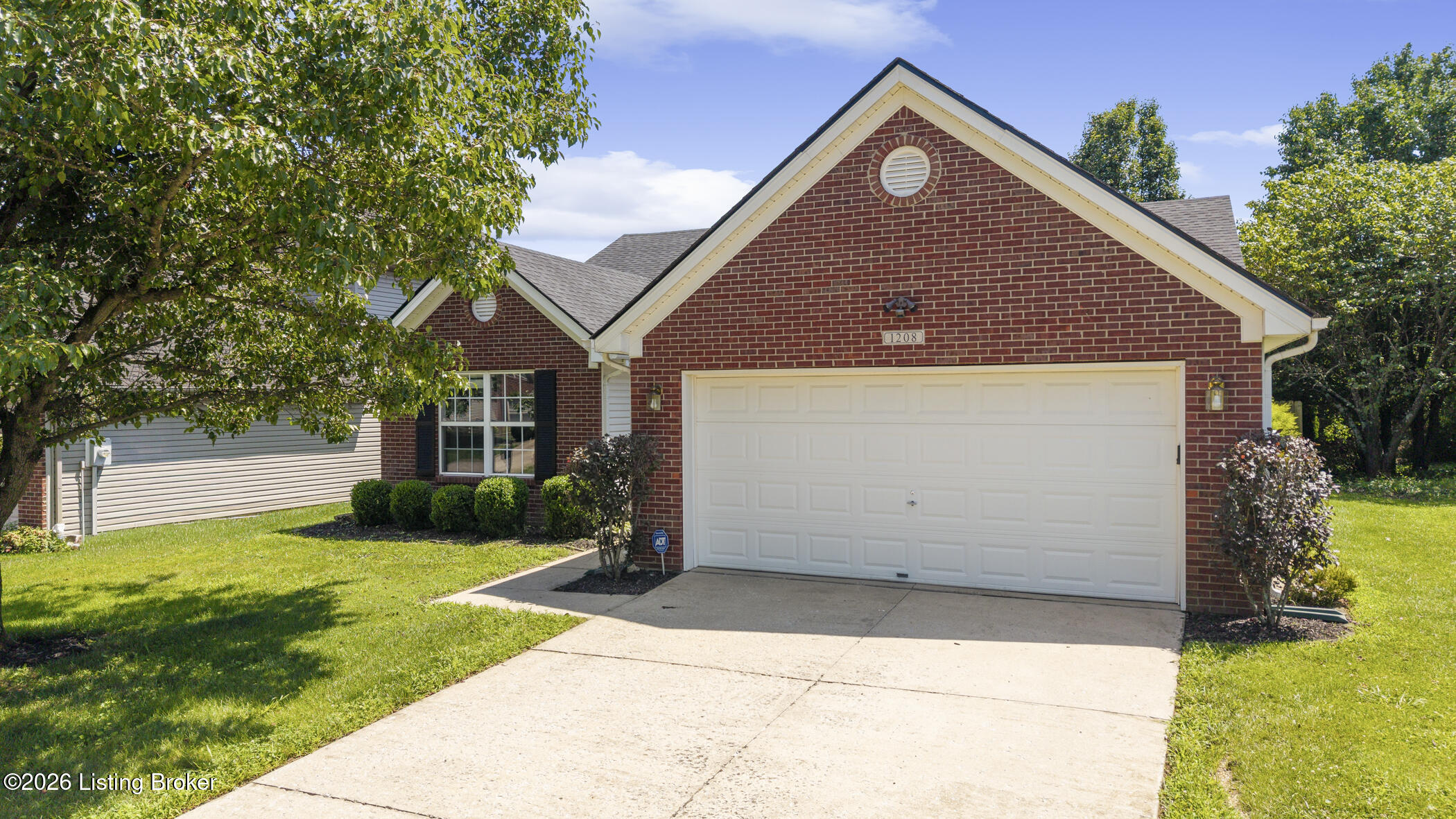 1208 Beckley Hills Ct Property Photo 2