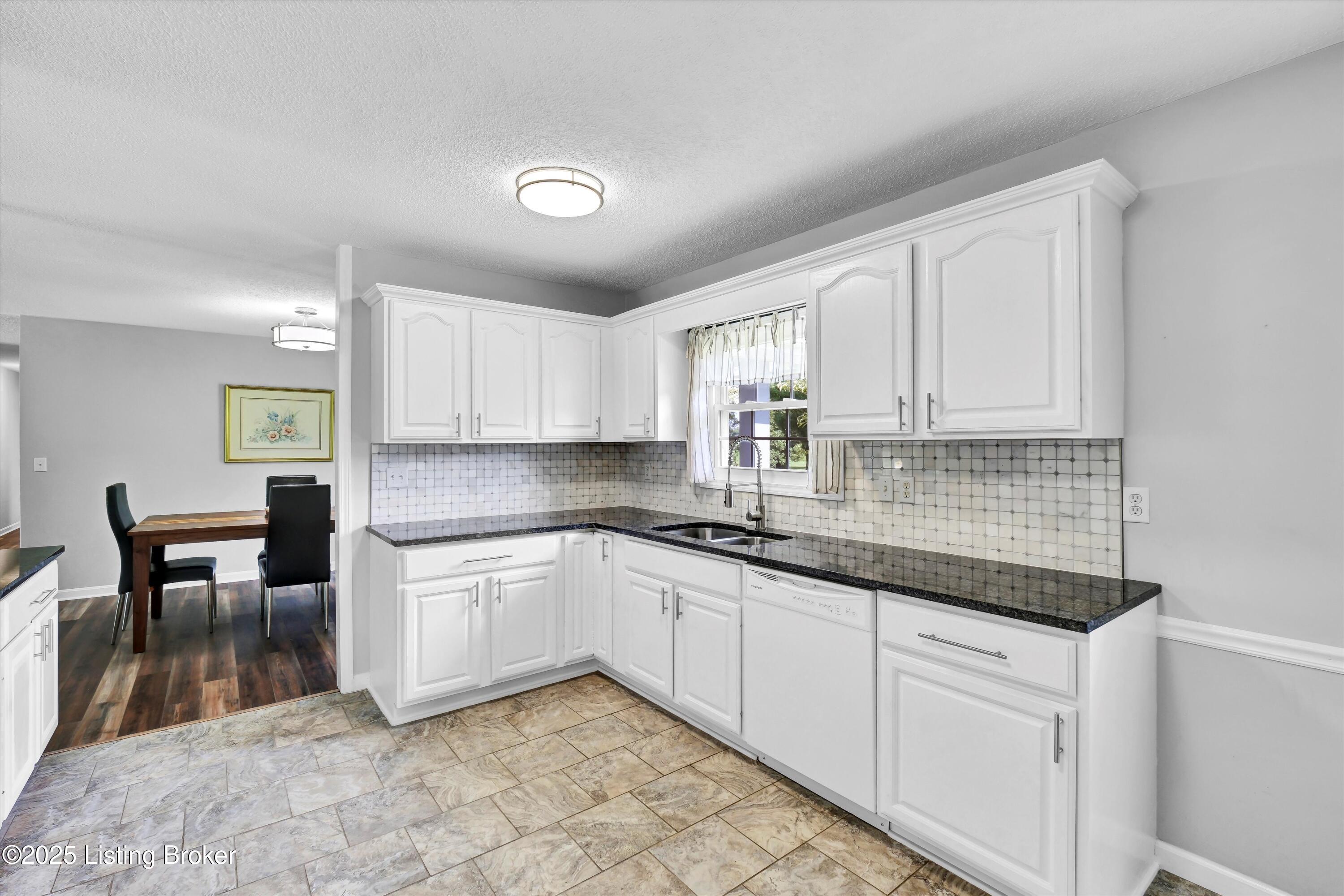 4612 Glenarm Rd Property Photo 17