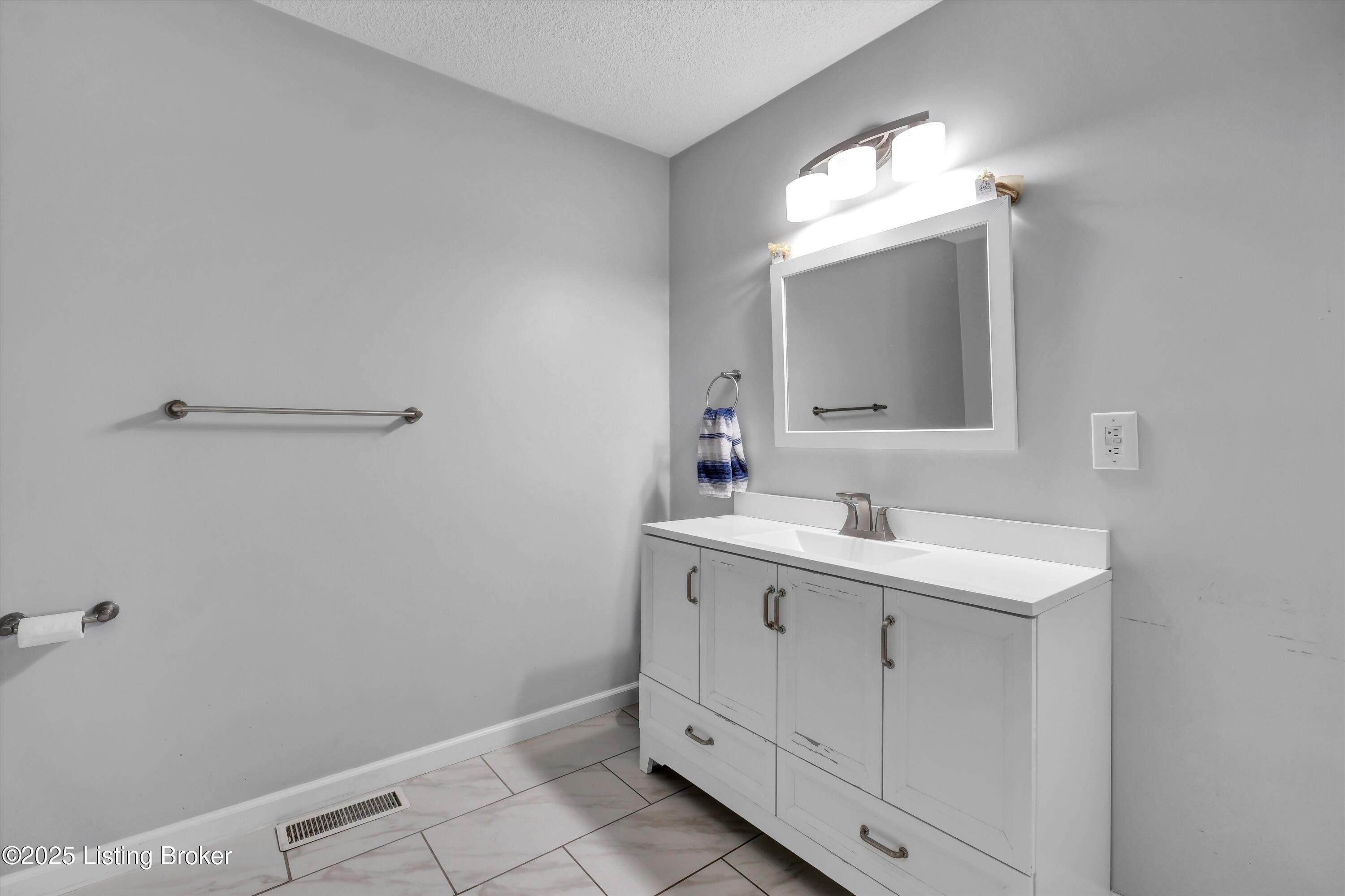 4612 Glenarm Rd Property Photo 38