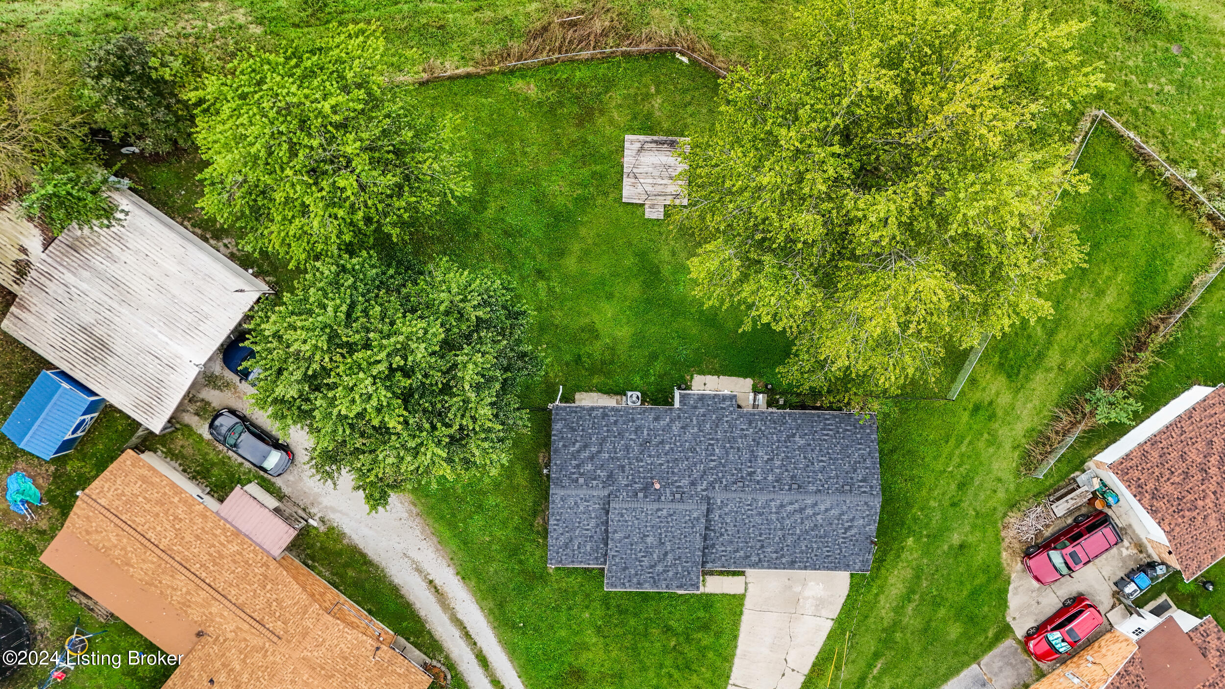 4810 Guy Dr Property Photo 3