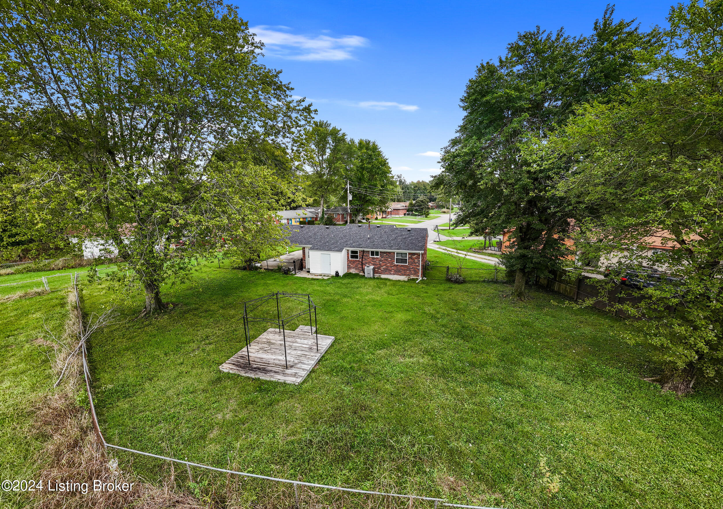 4810 Guy Dr Property Photo 4