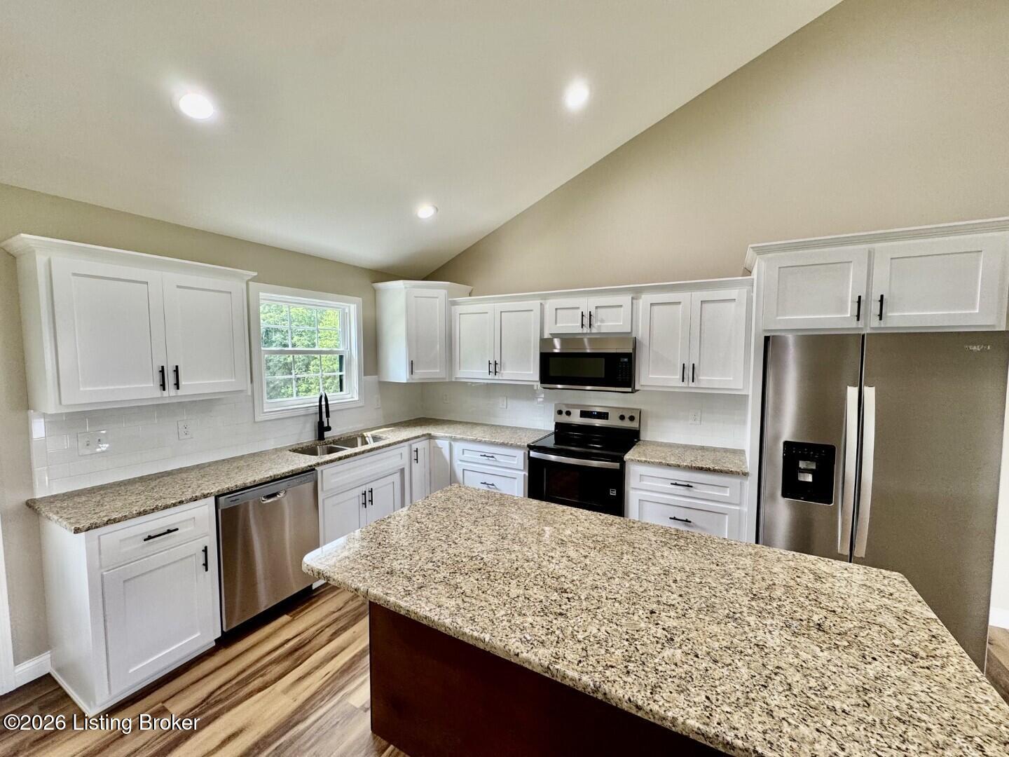 100 Foster Ln Property Photo 6