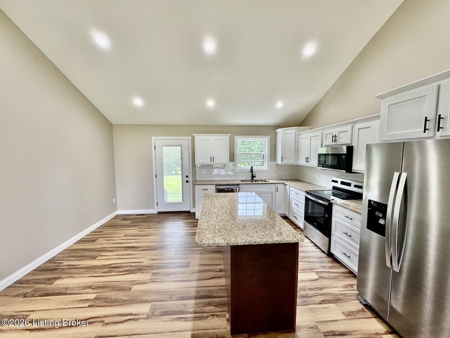 100 Foster Ln Property Photo 7