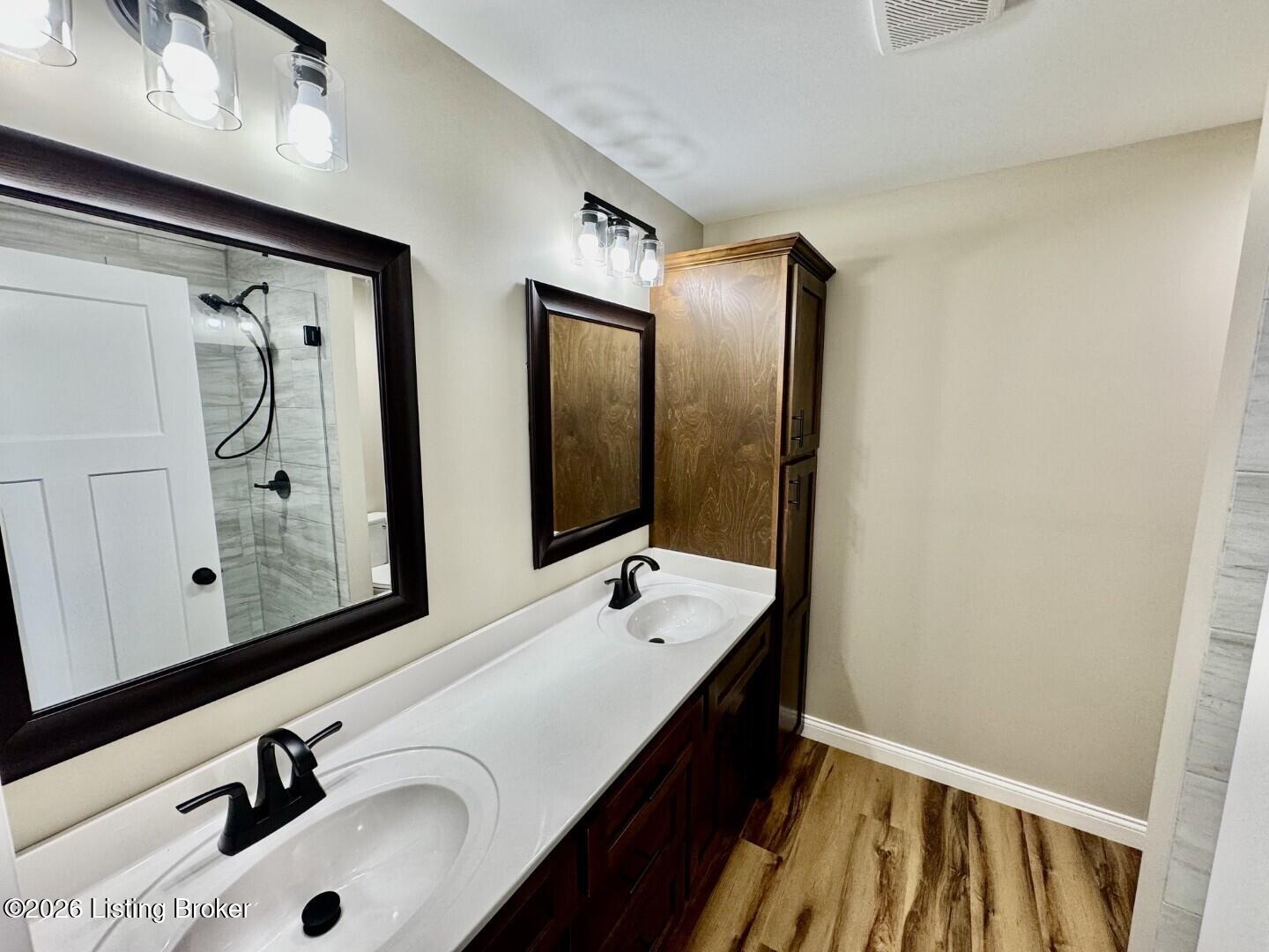 100 Foster Ln Property Photo 13