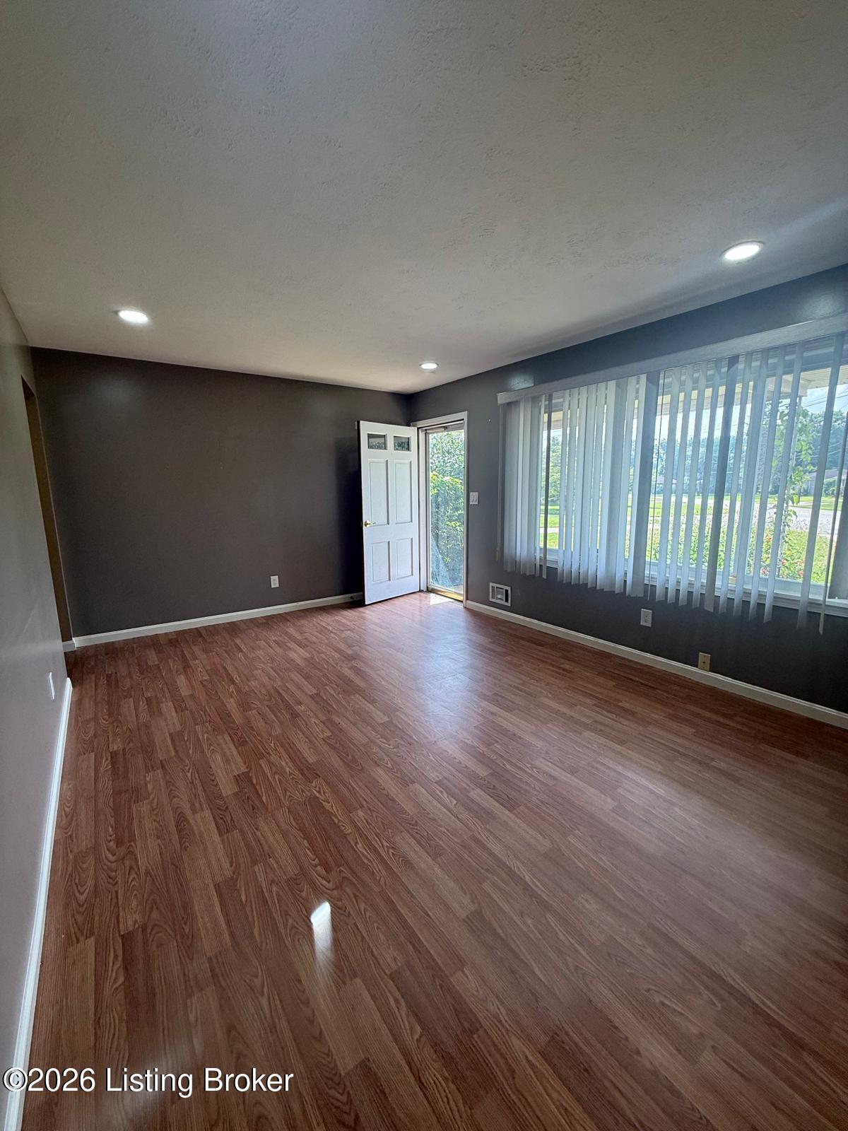 5411 Fennel Ct Property Photo 2