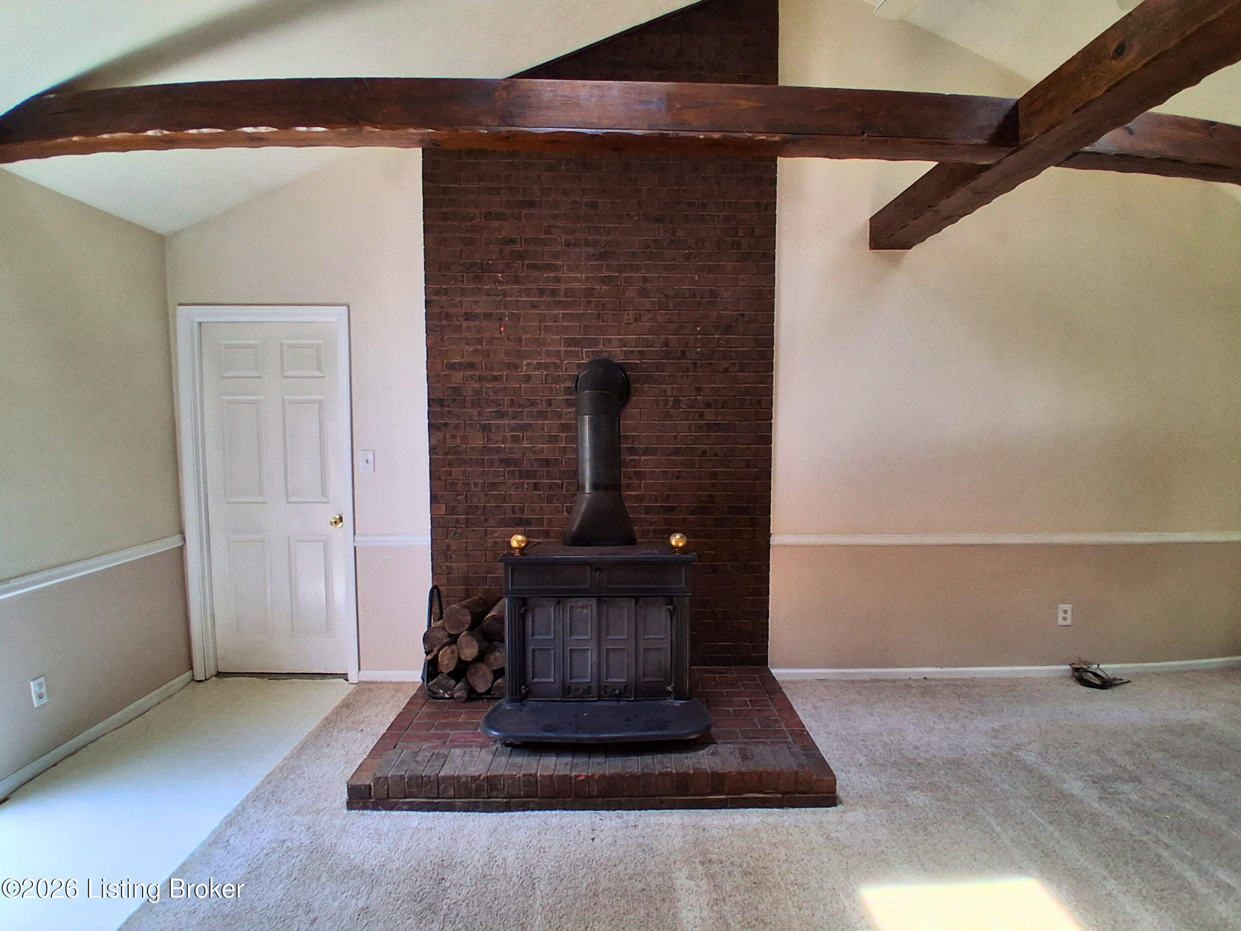 2510 Cambridge Dr Property Photo 7