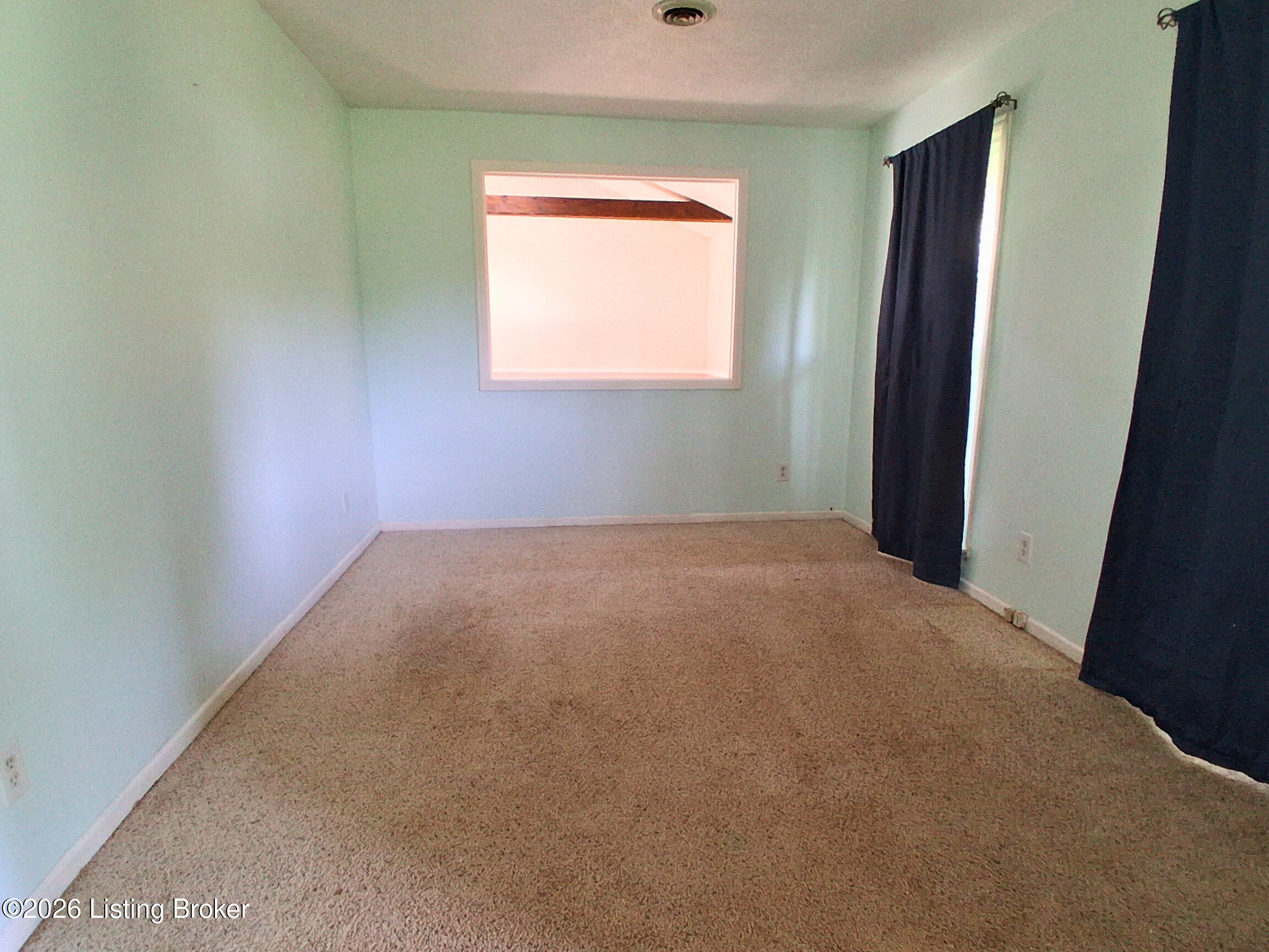 2510 Cambridge Dr Property Photo 8