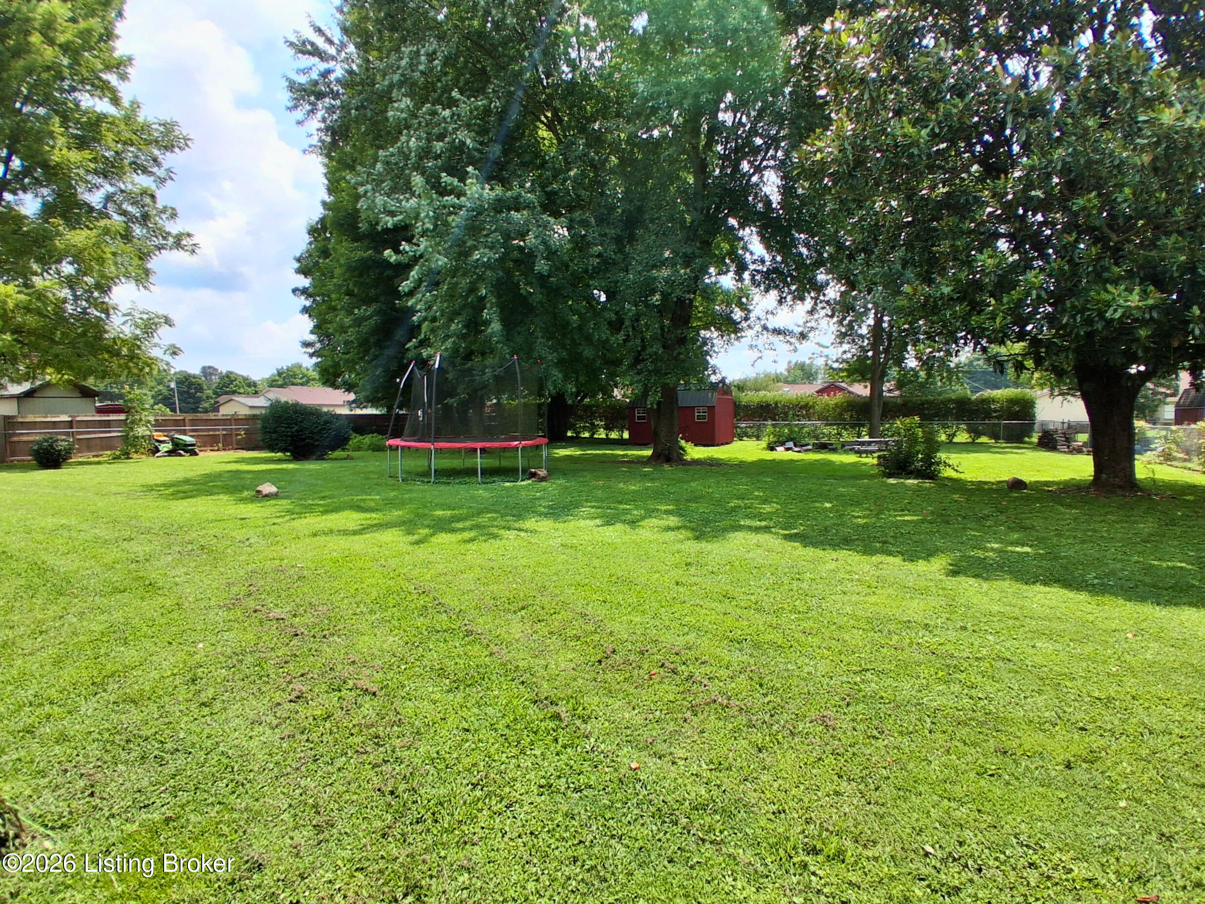 2510 Cambridge Dr Property Photo 22