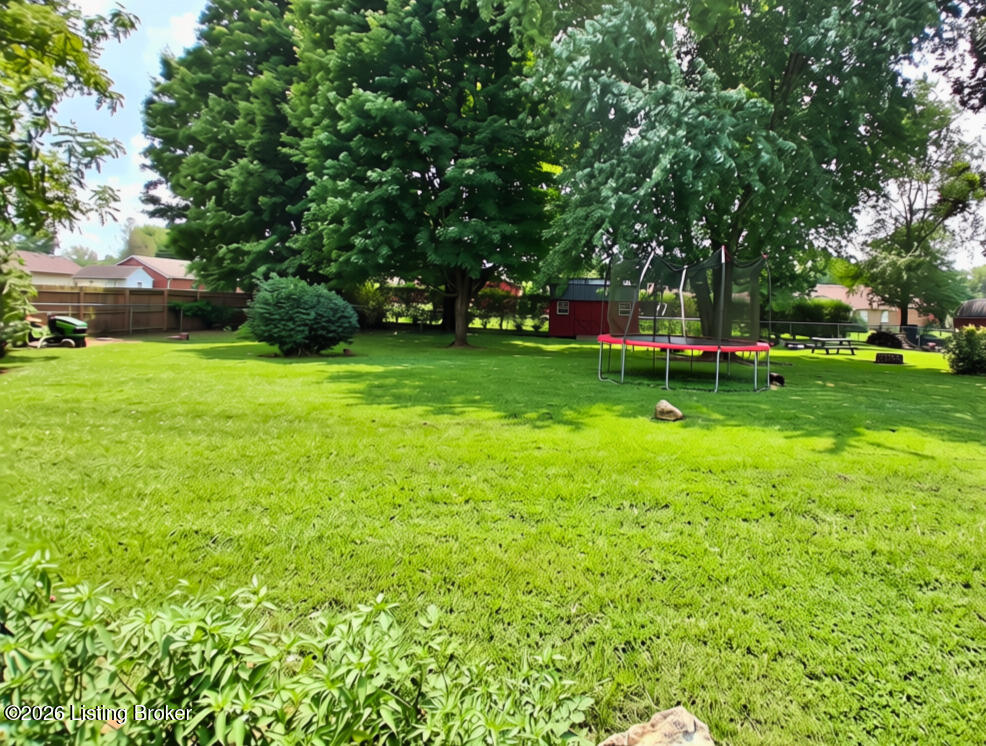 2510 Cambridge Dr Property Photo 23