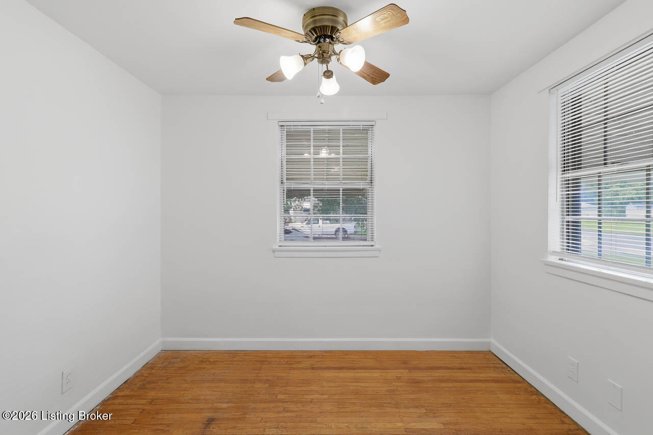 702 Compton St Property Photo 13
