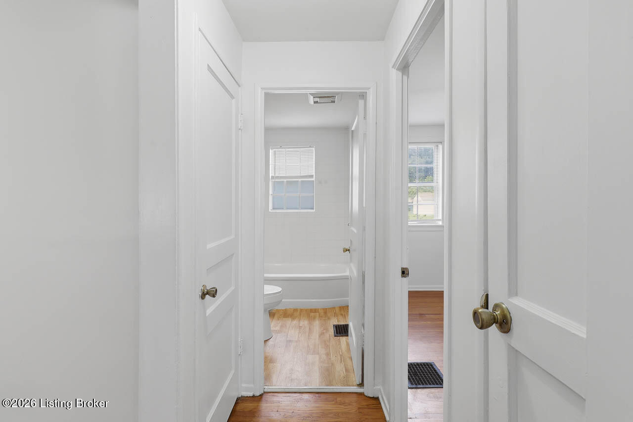 702 Compton St Property Photo 16
