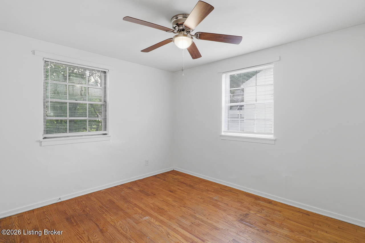 702 Compton St Property Photo 18