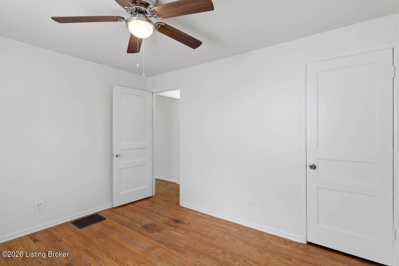 702 Compton St Property Photo 19