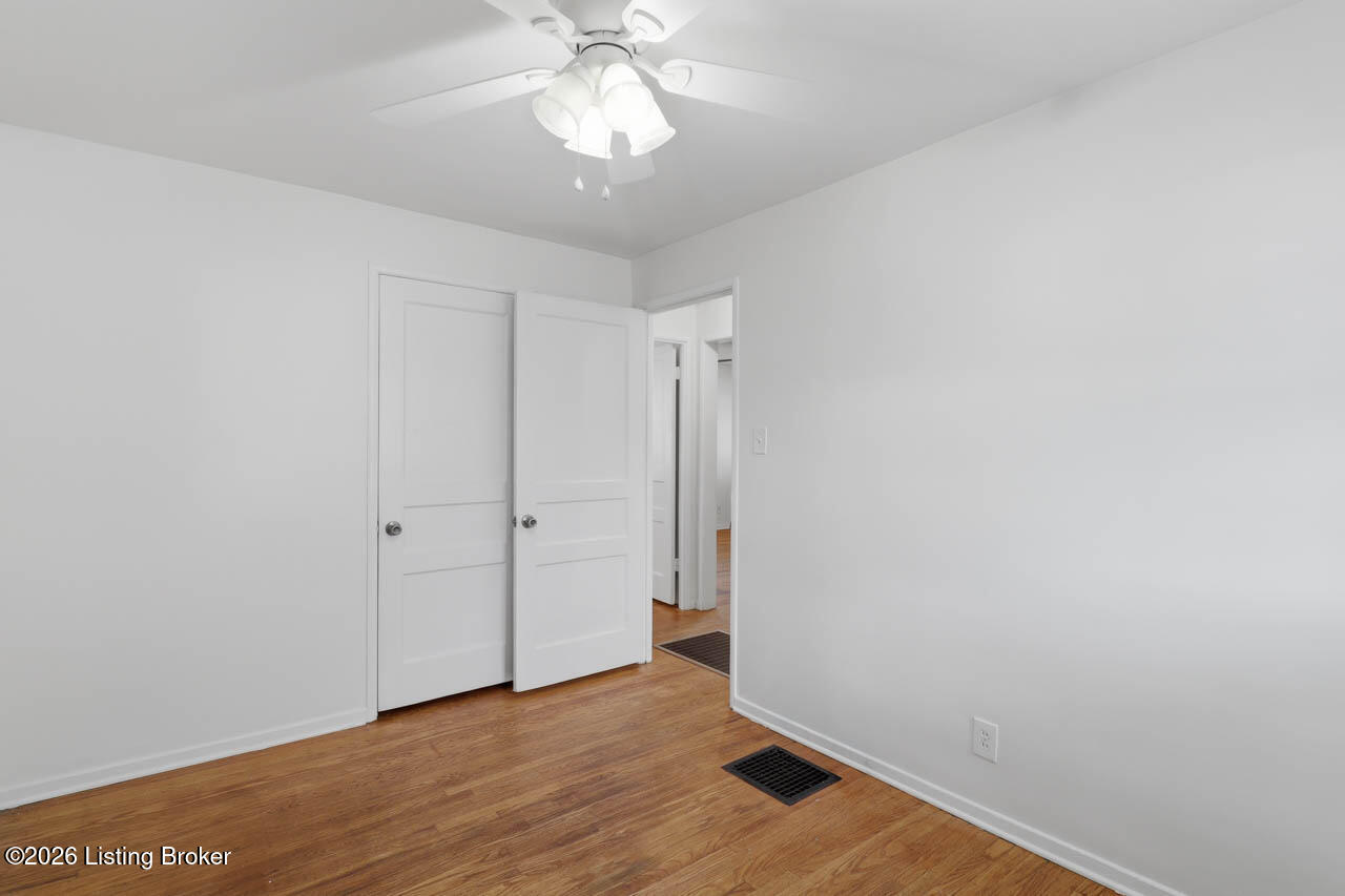 702 Compton St Property Photo 22