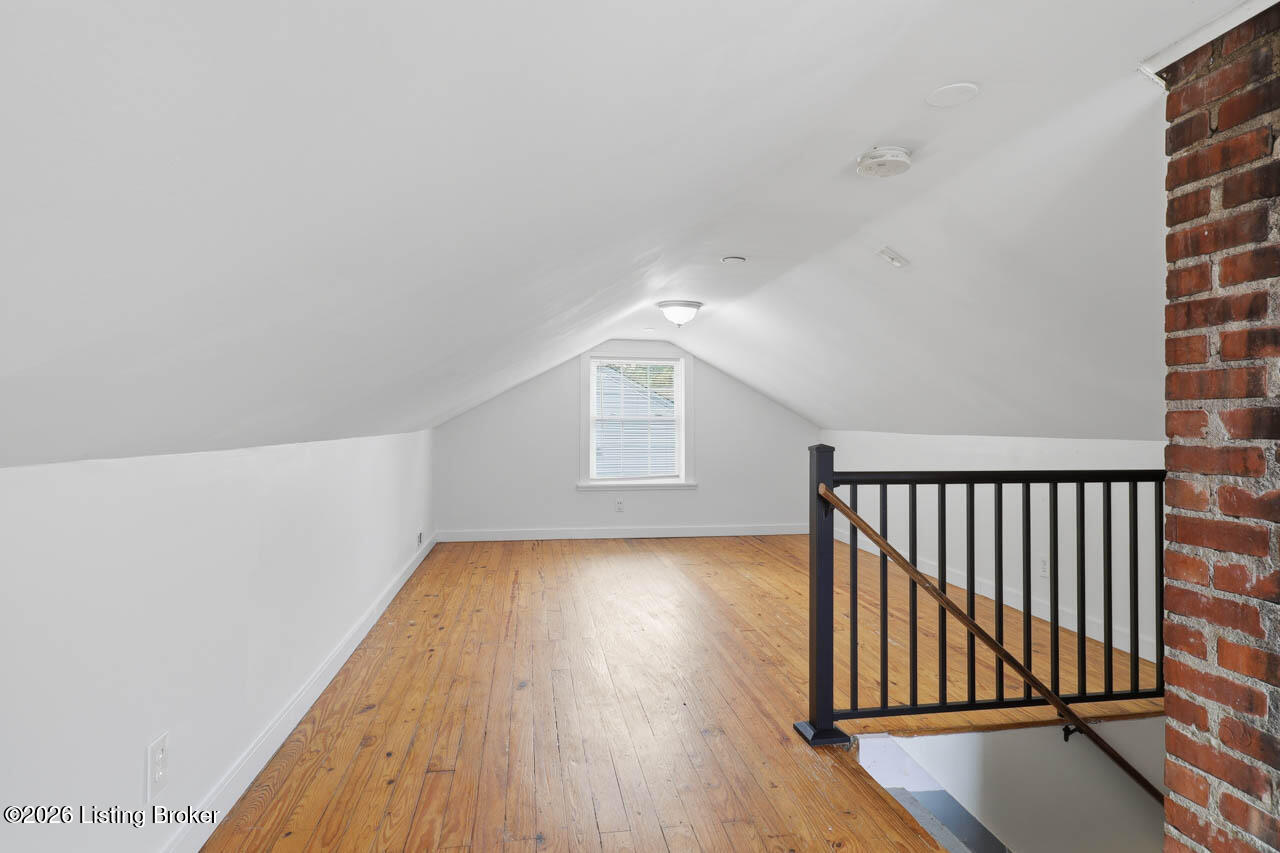 702 Compton St Property Photo 27