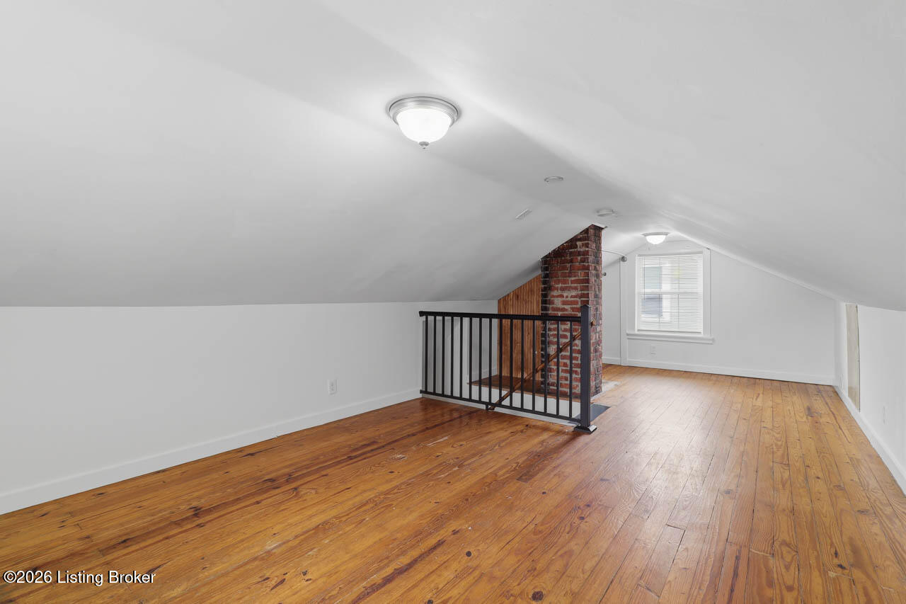 702 Compton St Property Photo 30